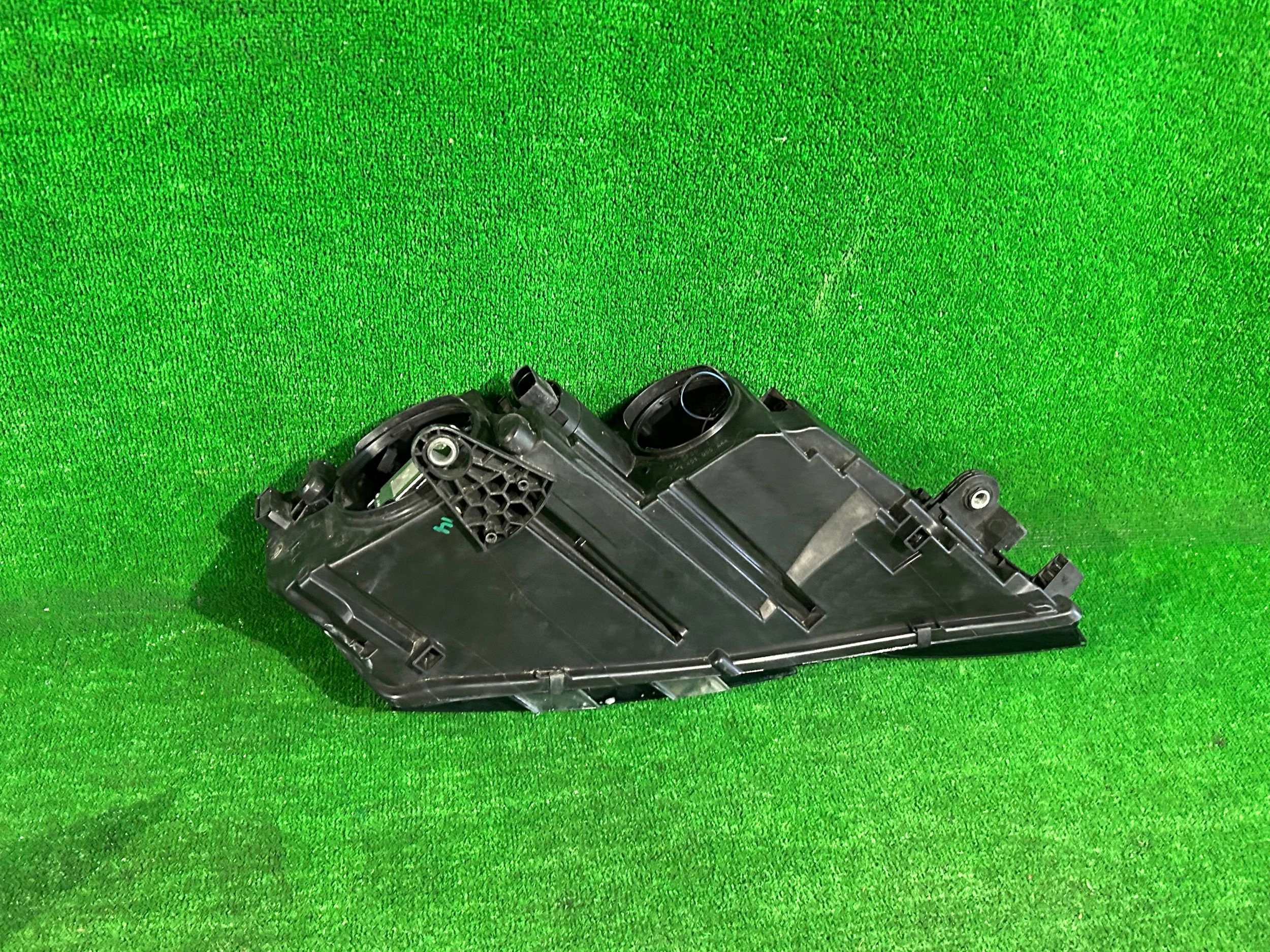 REFLEKTOR left SKODA OCTAVIA III LIFT