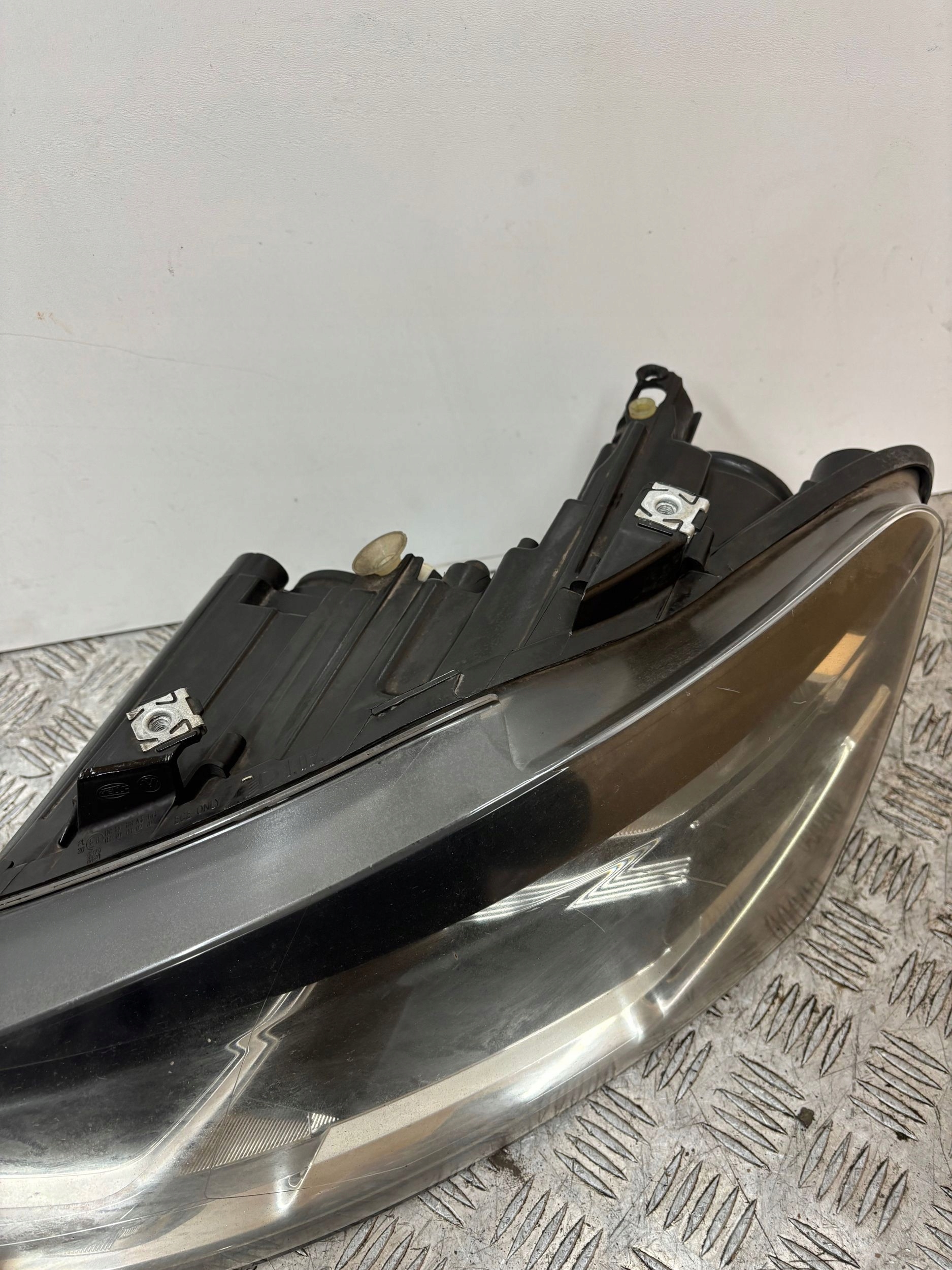REFLEKTOR light left VW POLO 6C 14