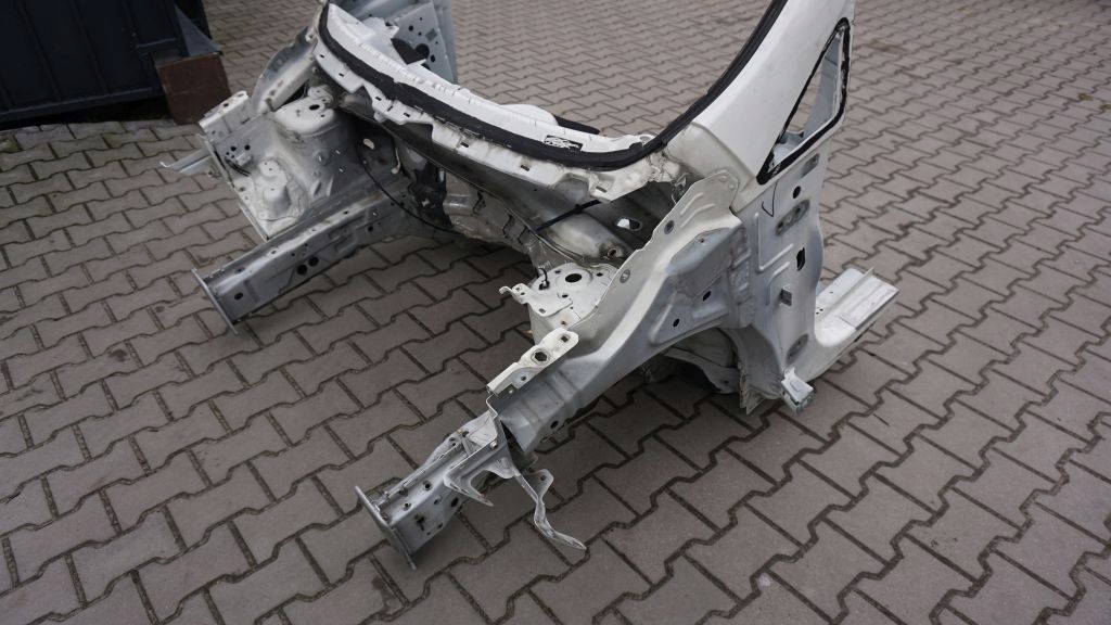 FORD ECOSPORT - quarter quarter beam tip