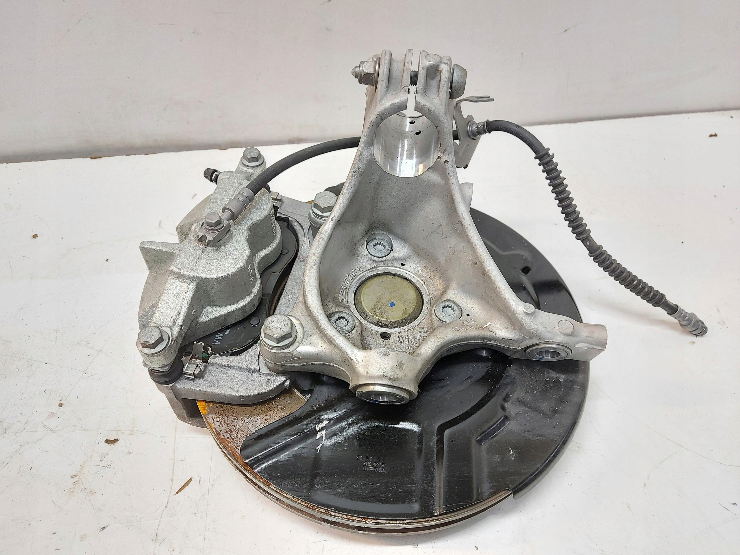 Cupra Tavascan 11H 2025 swing left front front 1ed407257