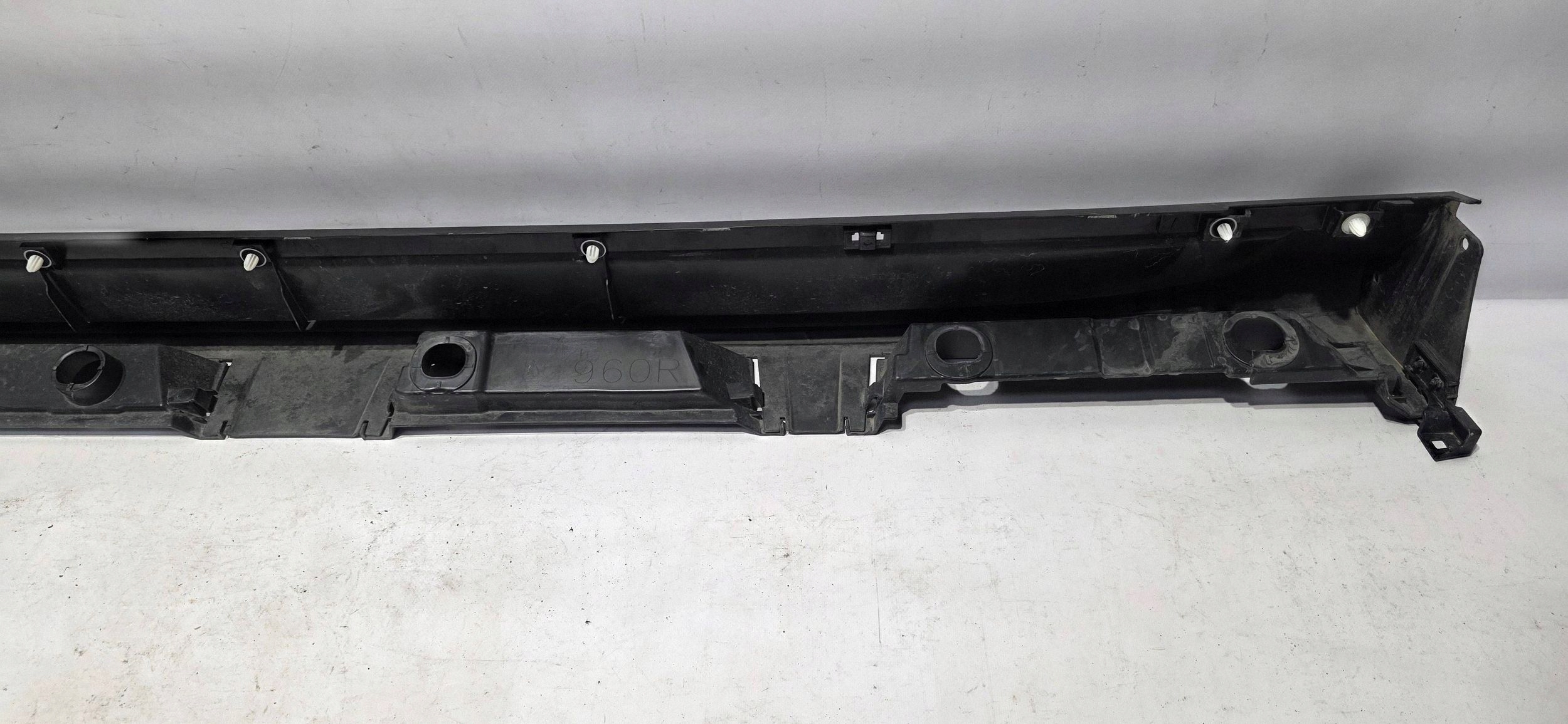 moulding threshold right side Lexus LBX 7585052110