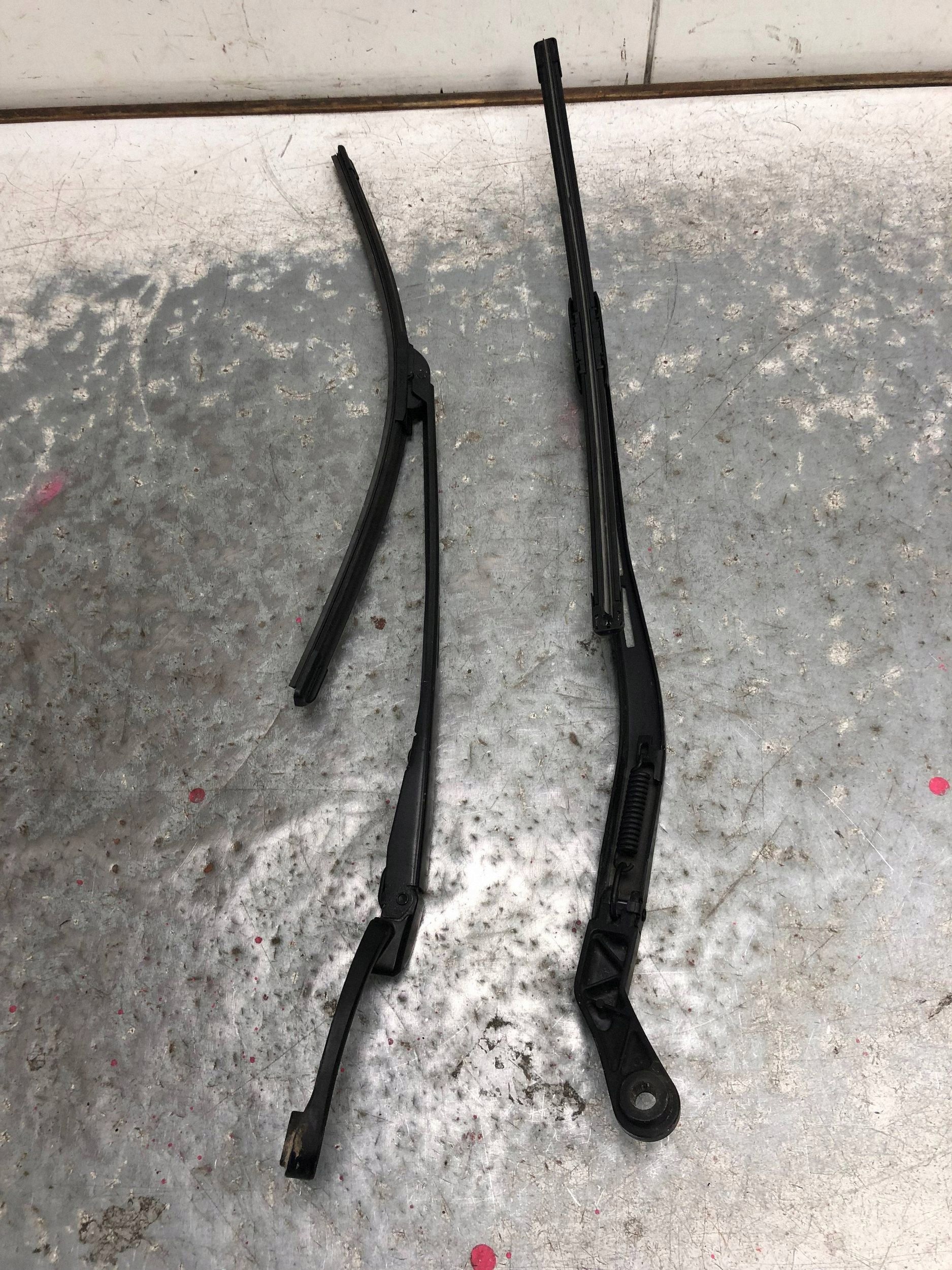 Bracci tergicristallo AERO KOMPLET AUDI A4 B7 8E1955408C 8E1955407C