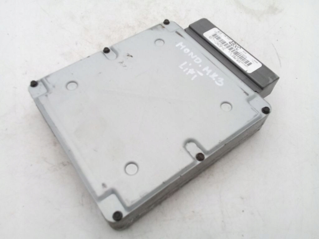 Ford Mondeo MK3 III computer control unit of the engine 4S71-12A650-UC