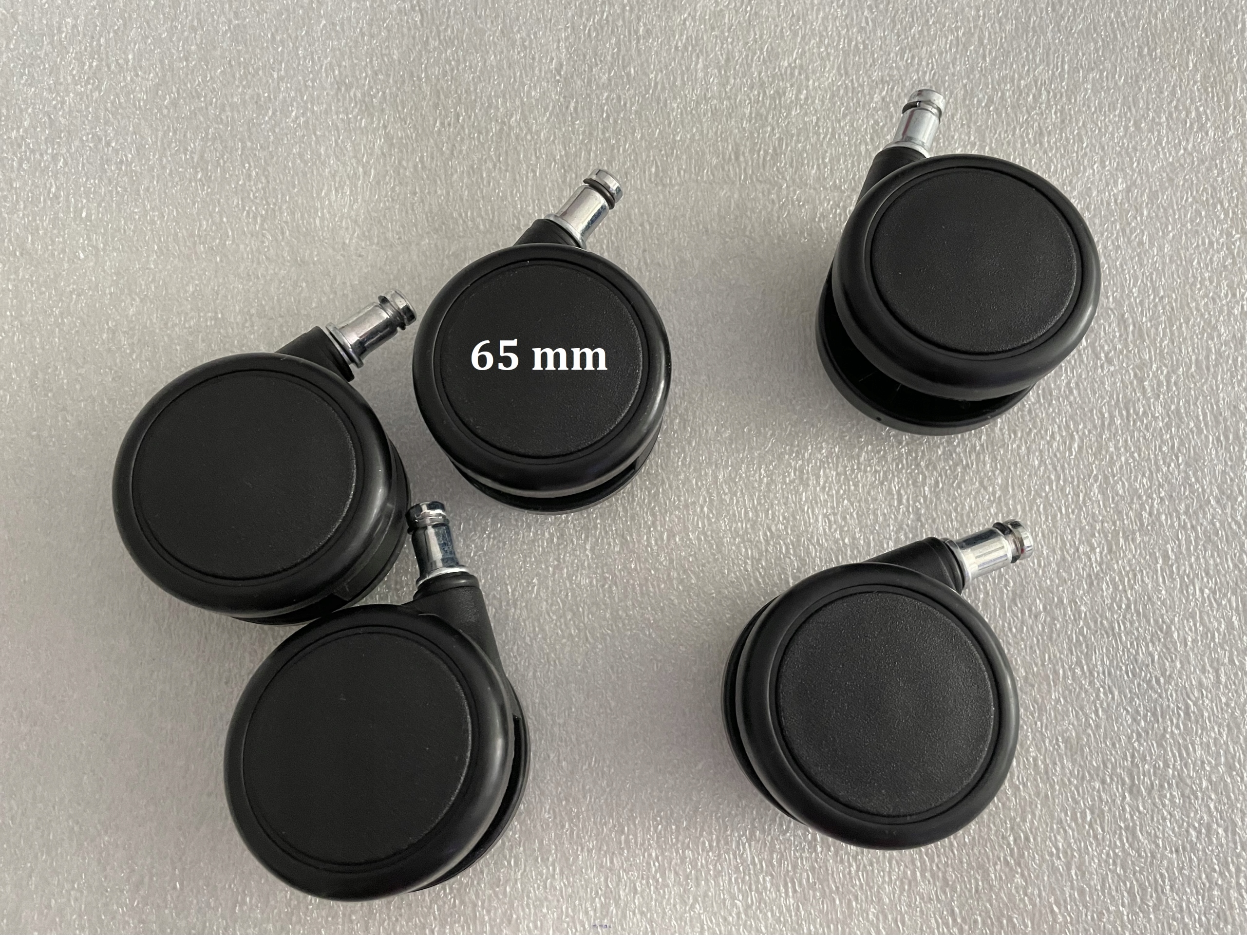 

Kółka duże do fotela krzesła fi.11/fi. 65 mm 5szt.
