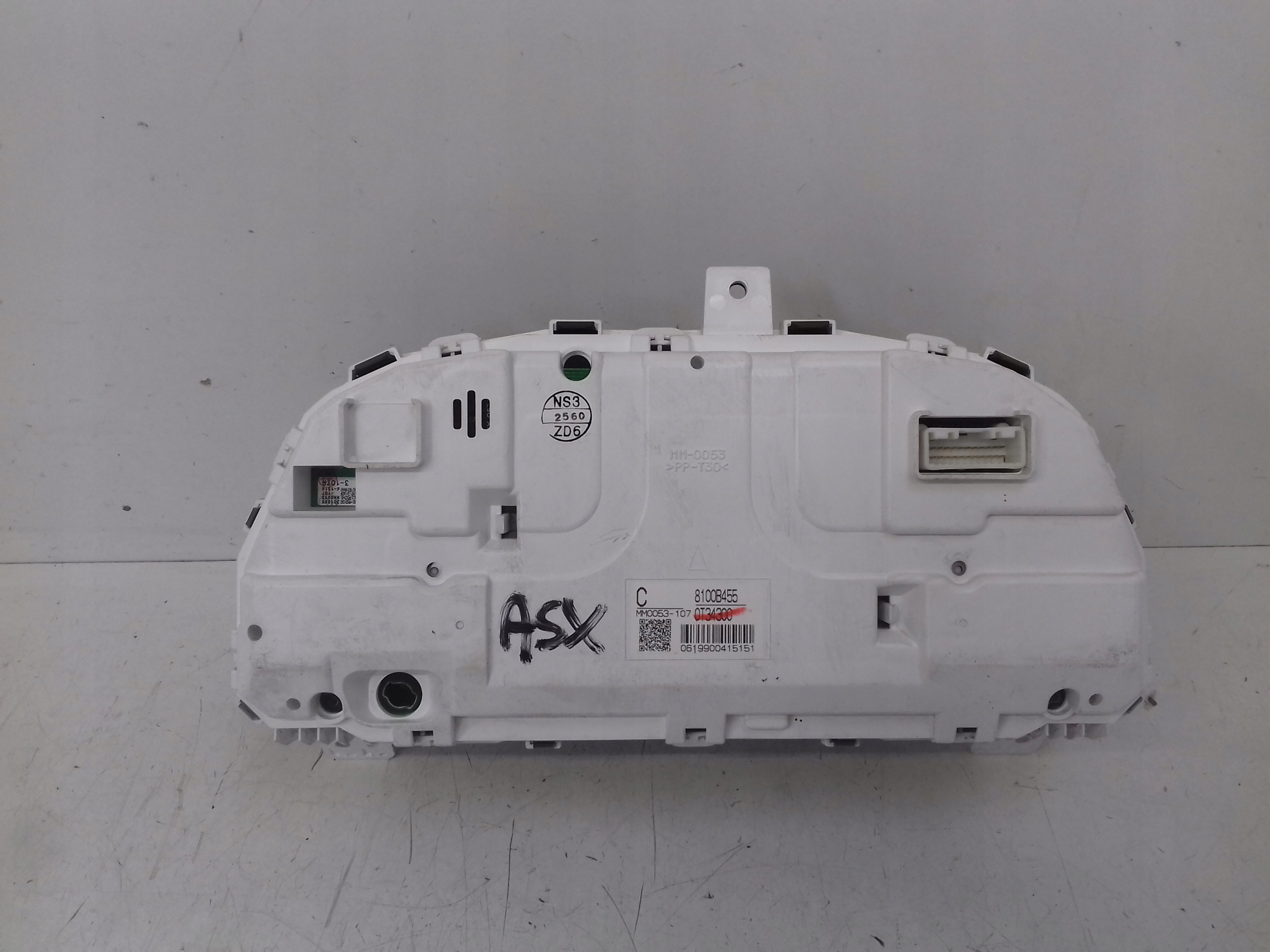 dials 8100B455 Mitsubishi ASX