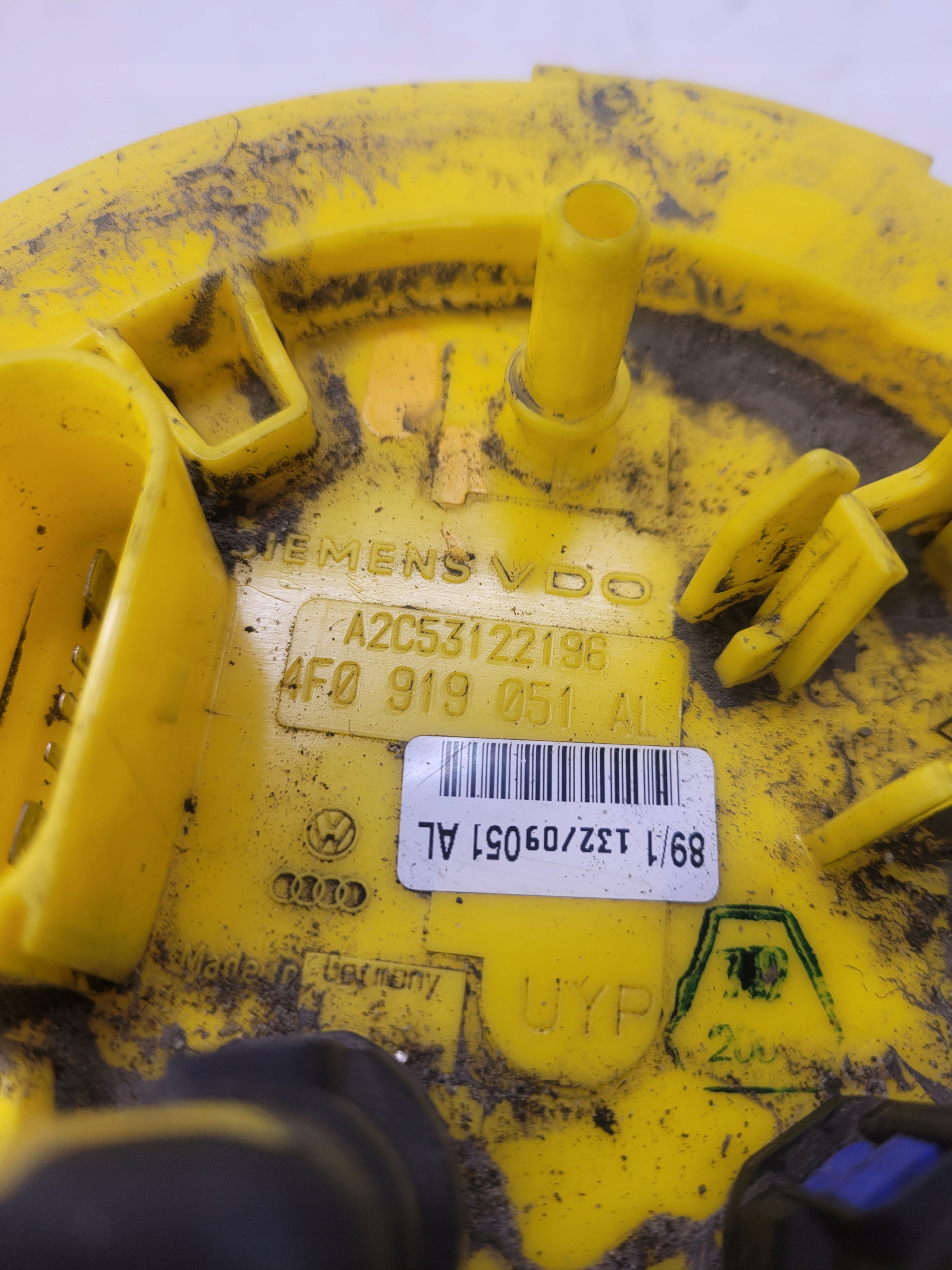feed pump AUDI A6 C6 LIFT 3.0 TFSI 4F0919051AL