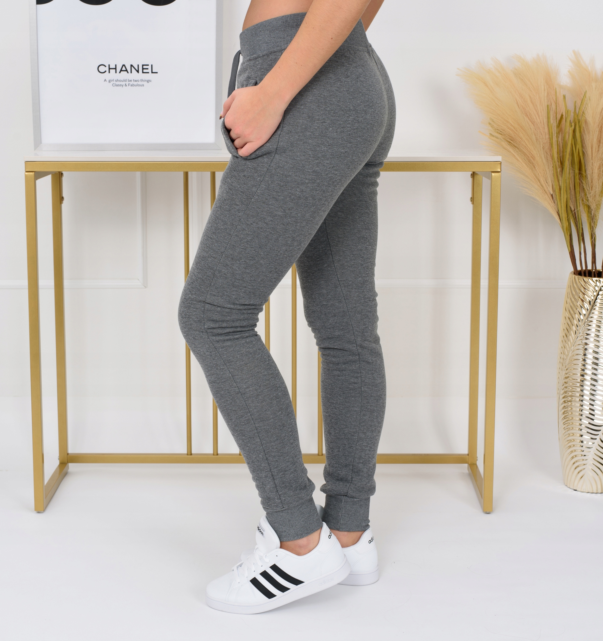 CK01 roz. L DAMSKIE SPODNIE DRESOWE GŁADKIE Materiał dominujący bawełna