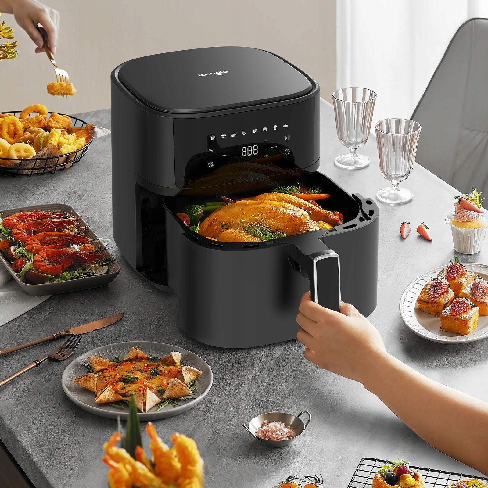 6,5 l Airfryer XXL 1700 W 8 kepimo programos Gaminio plotis 27 cm