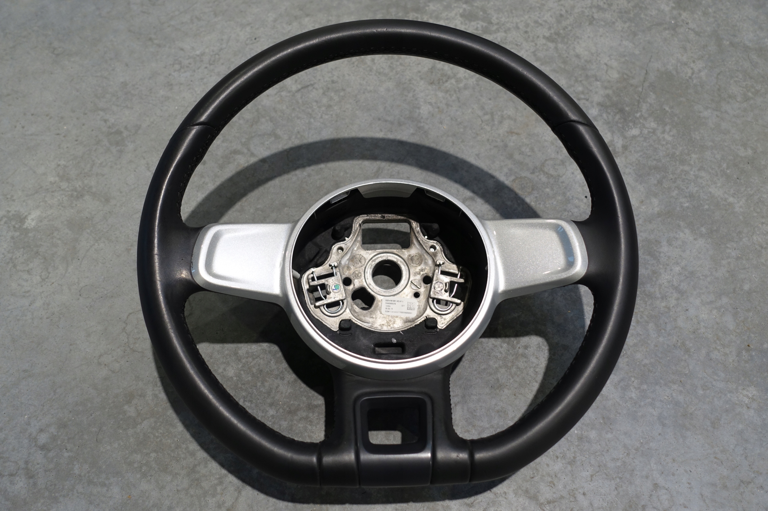 VW BEETLE 5C KIEROWNICA SKÓRA