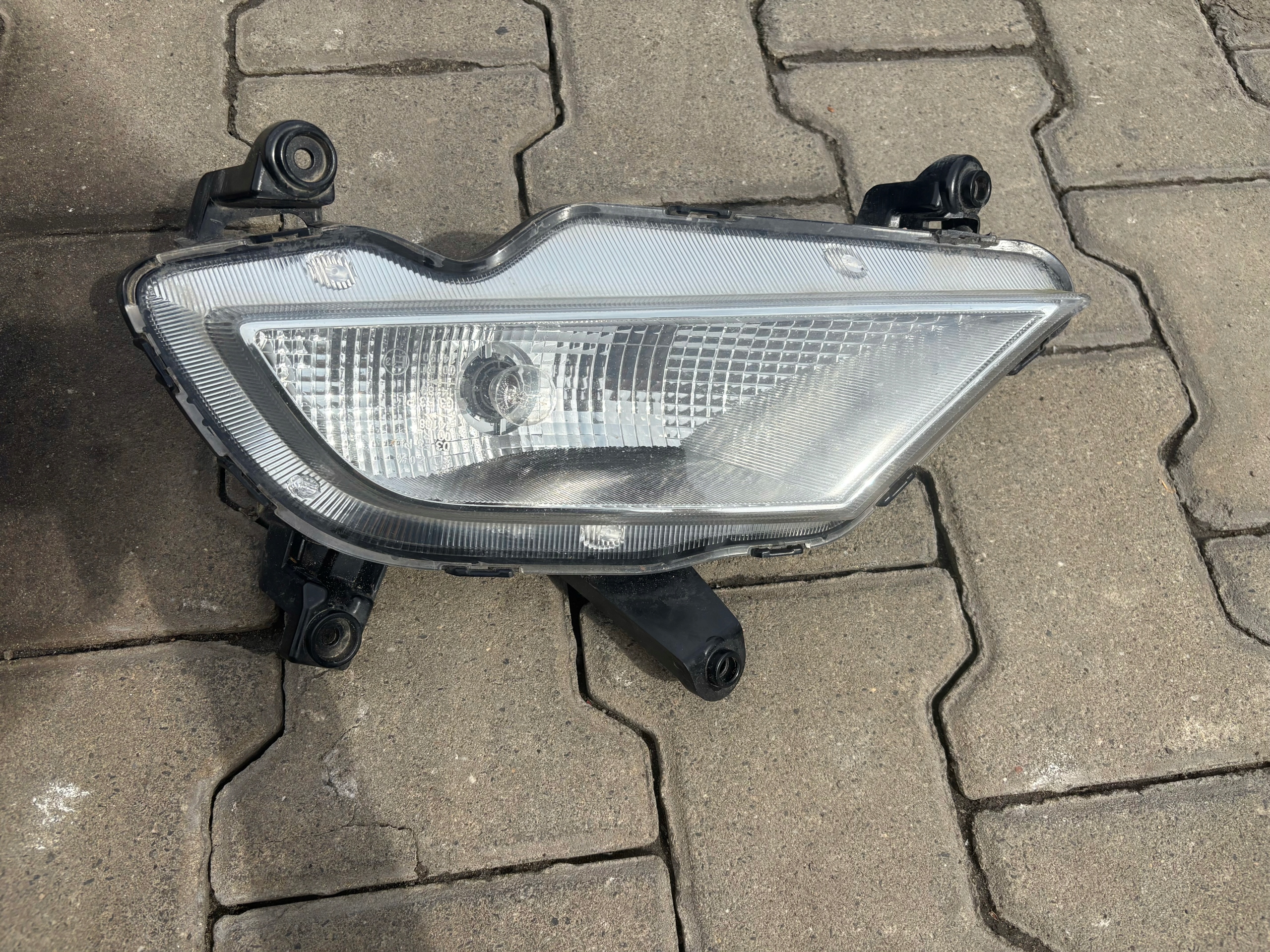 Hyundai I20 II fog light left front