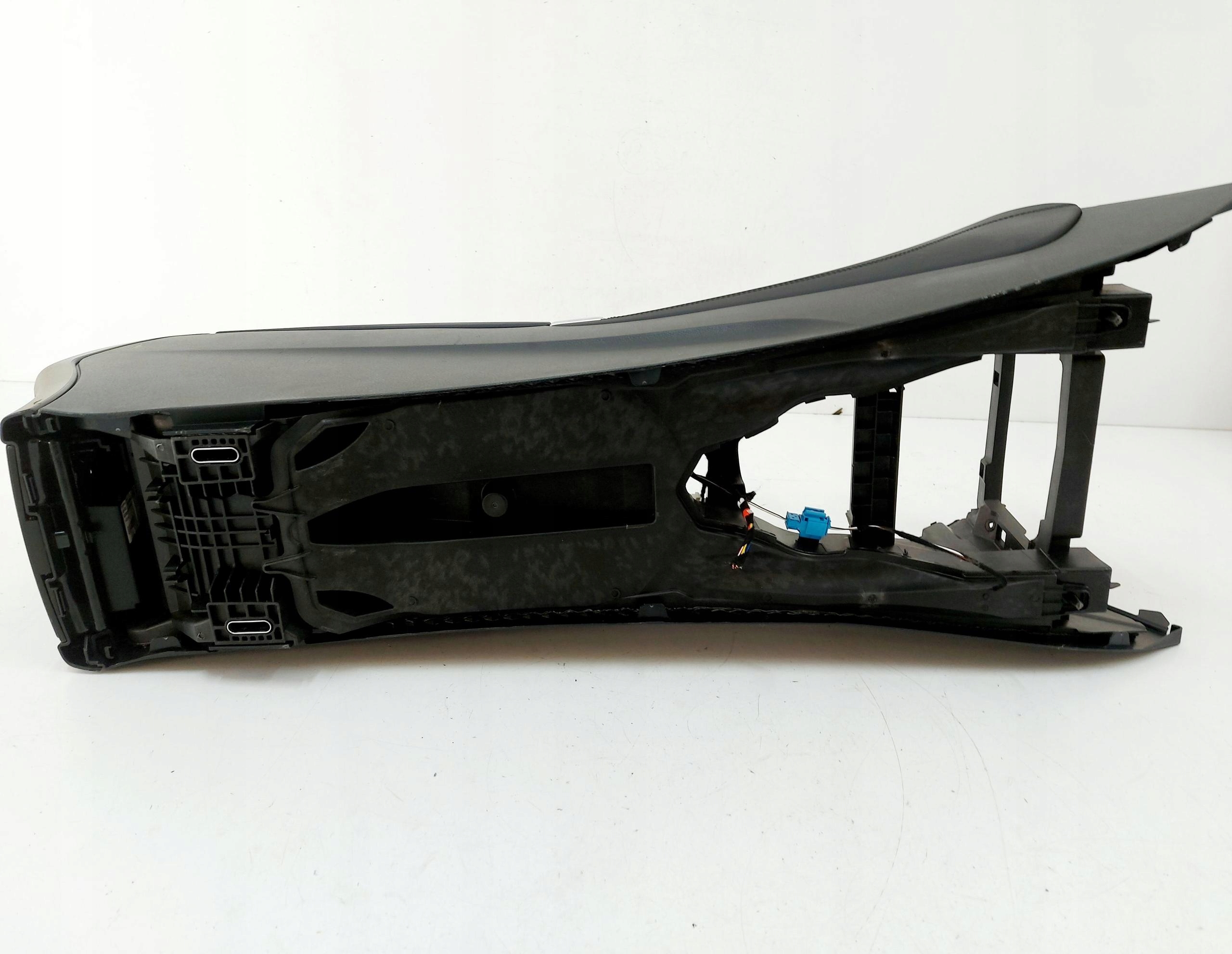 MERCEDES EQC N293 W293 23r. тунель середина подлокотник A2936801400