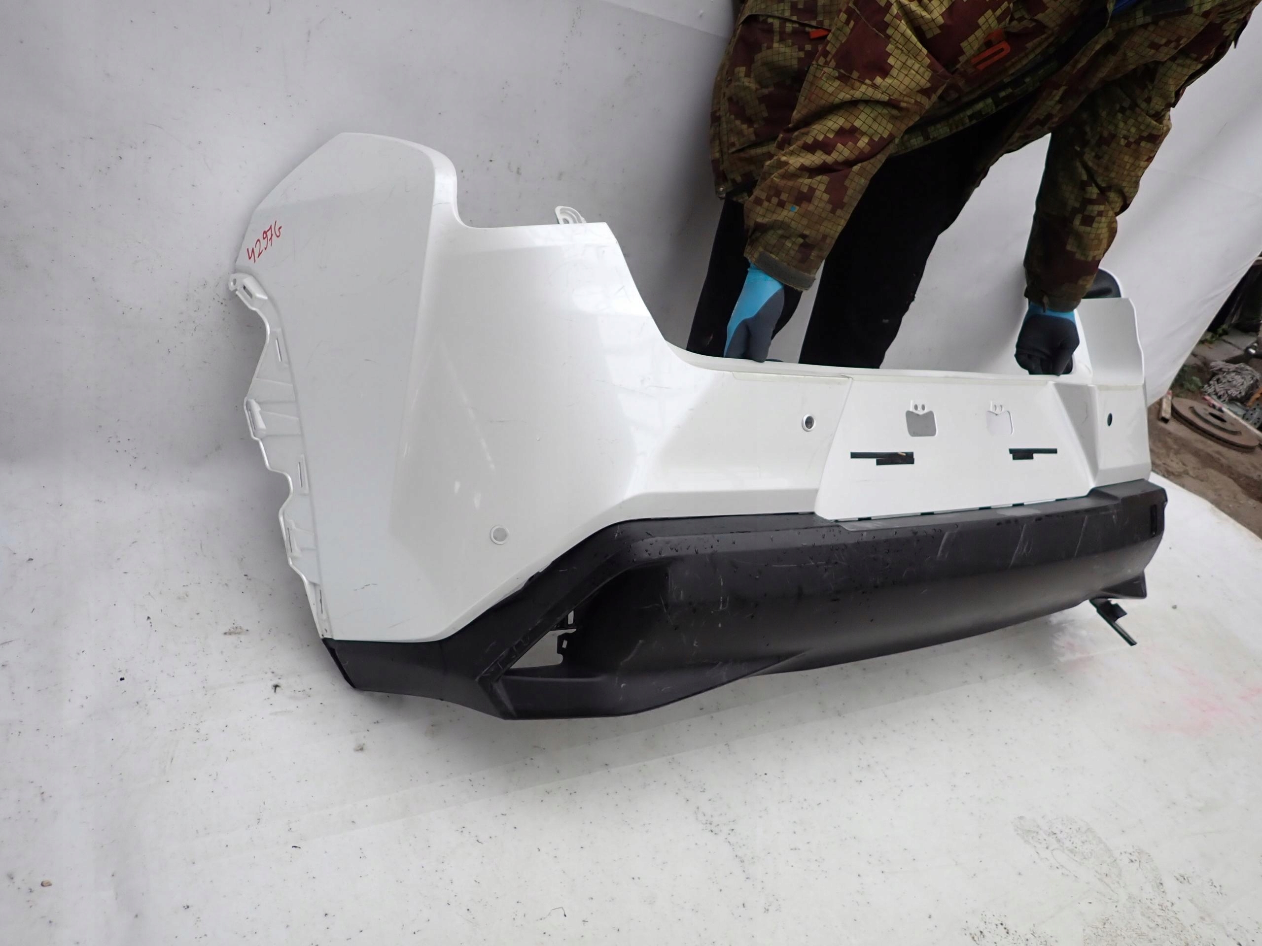 LEXUS UX 18-> bumper rear part rear PDC