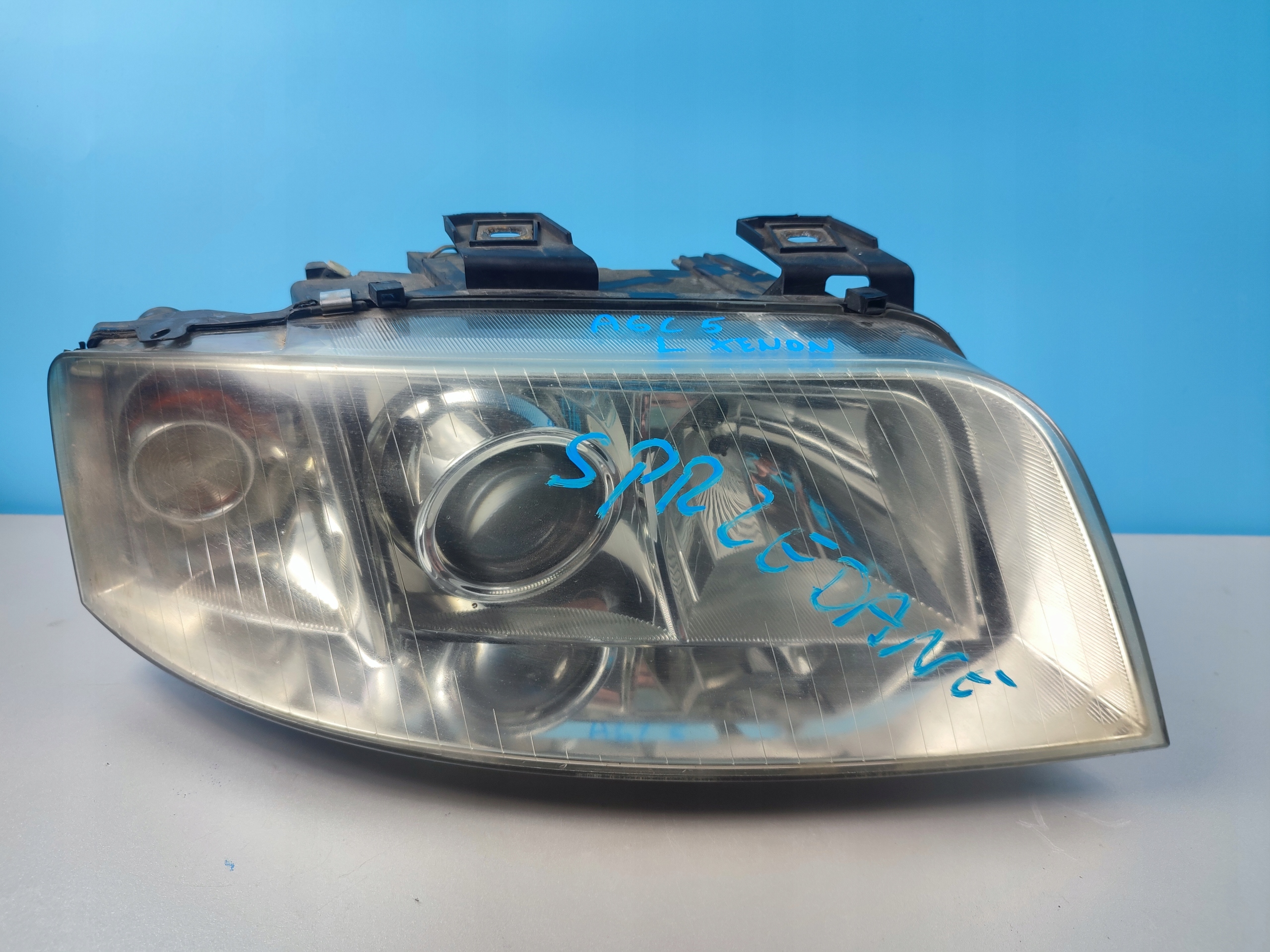 light right front Audi A6 C5 xenon