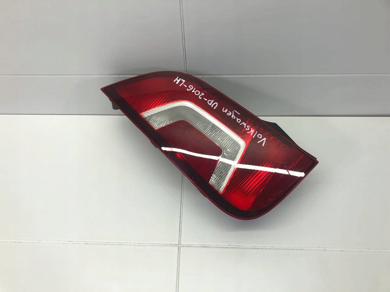 light rear left side Volkswagen Up facelift 2016 156310