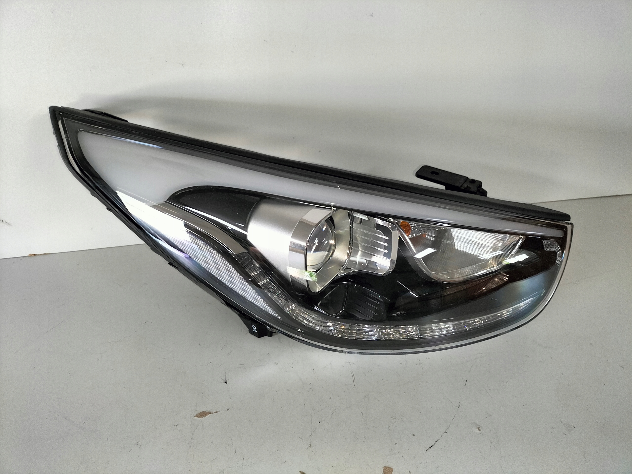 light front reflektor right HYUNDAI IX35 LIFT 13- XENON