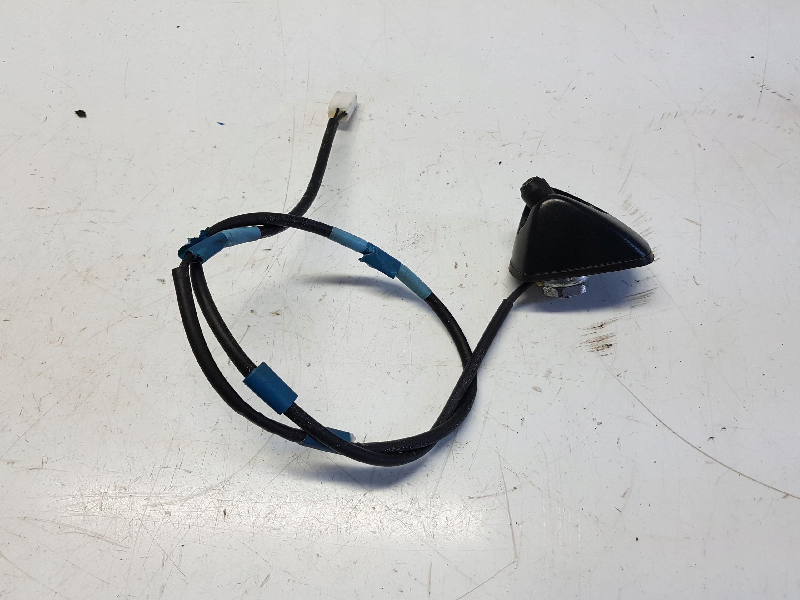 PRIUS III 3 PLUS antena dachowa przewod kabel