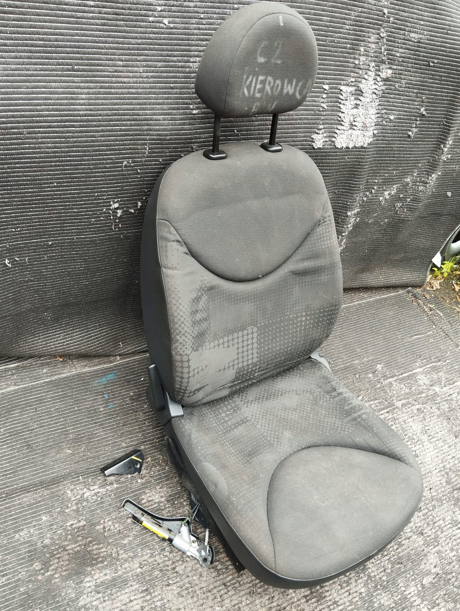 кресло передний левый водители CITROEN C2 3D 03-09 европа
