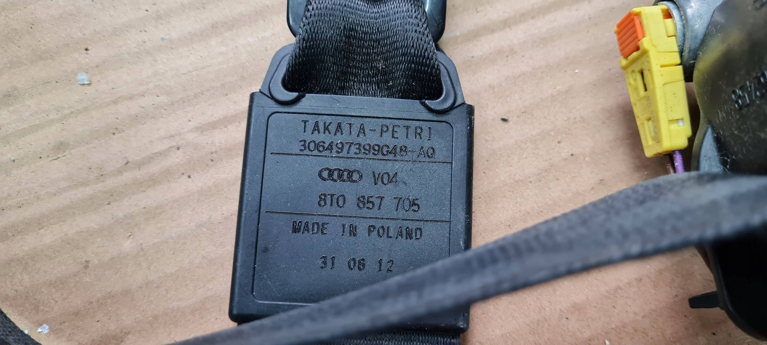 A5 8T LIFT S5 tension belt safety front left right 8T0857705