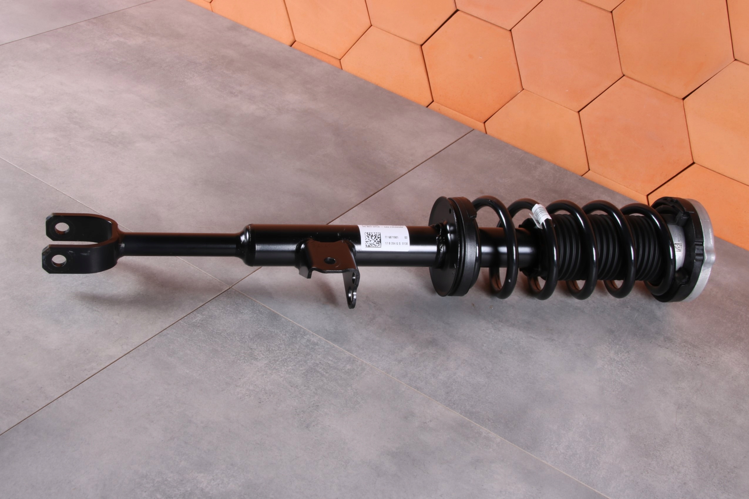 BMW 6' G32 620d 630i shock absorber left front front 6871981 653 km !!!