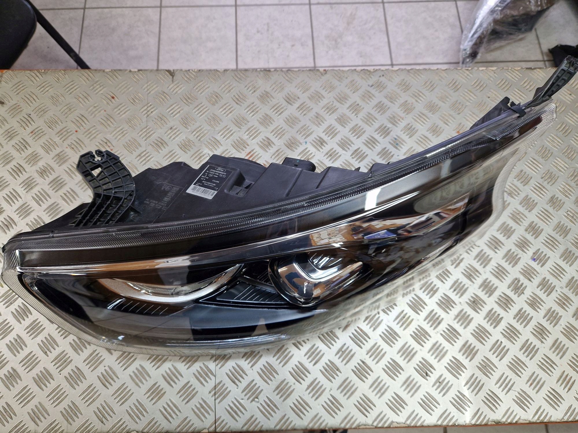 light left front BI-XENON FORD CUSTOM LIFT 17R->