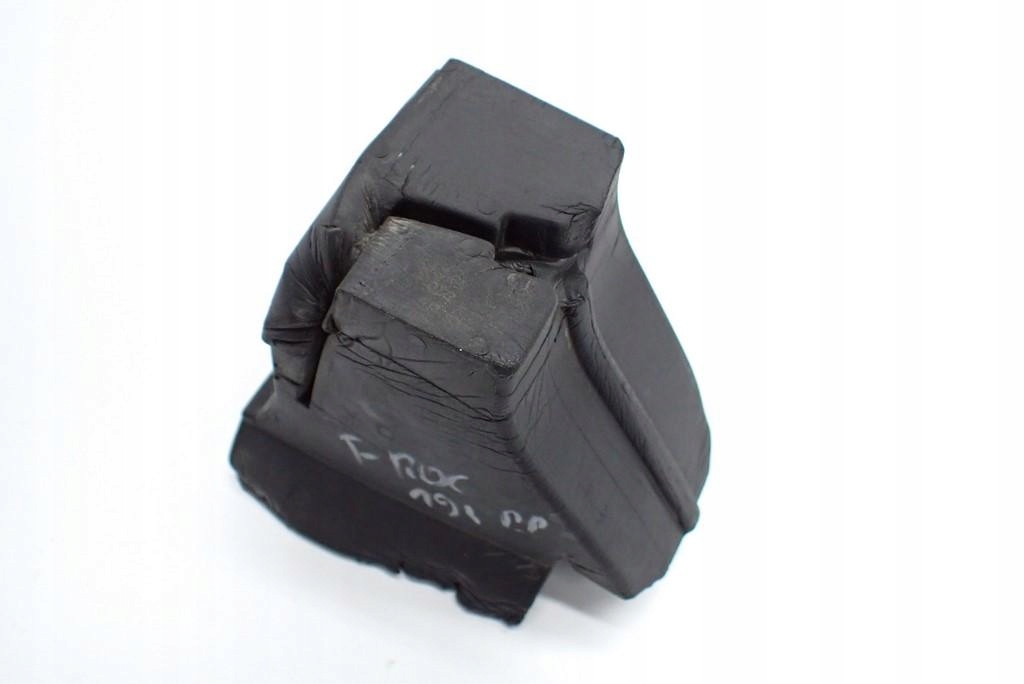 WYGŁUSZENIE OSŁONA BŁOTNIKA PODSZYBIA PRAWA 2GA864760 VW T-ROC 19R