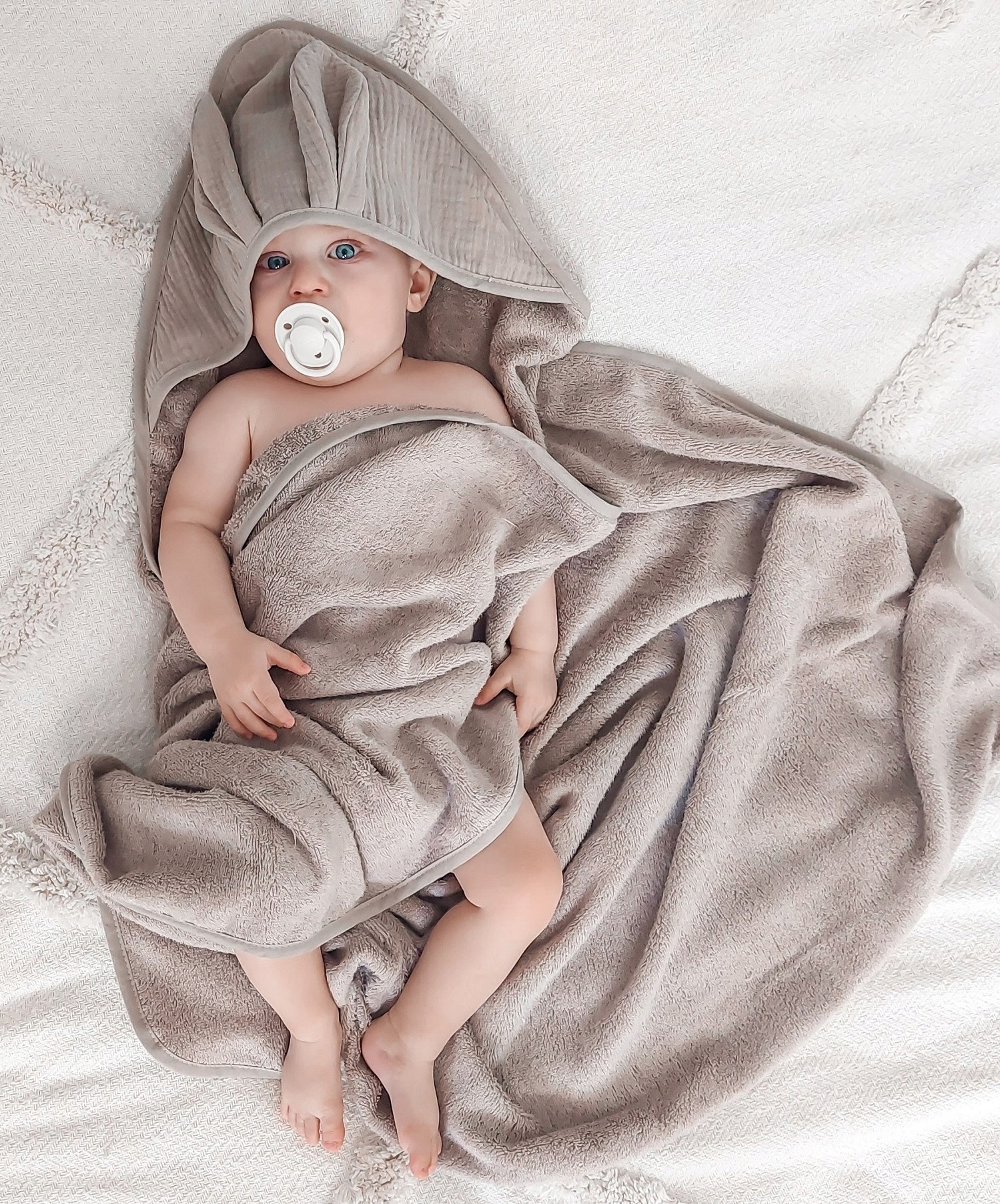 OKRYCIE KĄPIELOWE RĘCZNIK BAMBUS 100X100 RABBIT Marka Infantilo