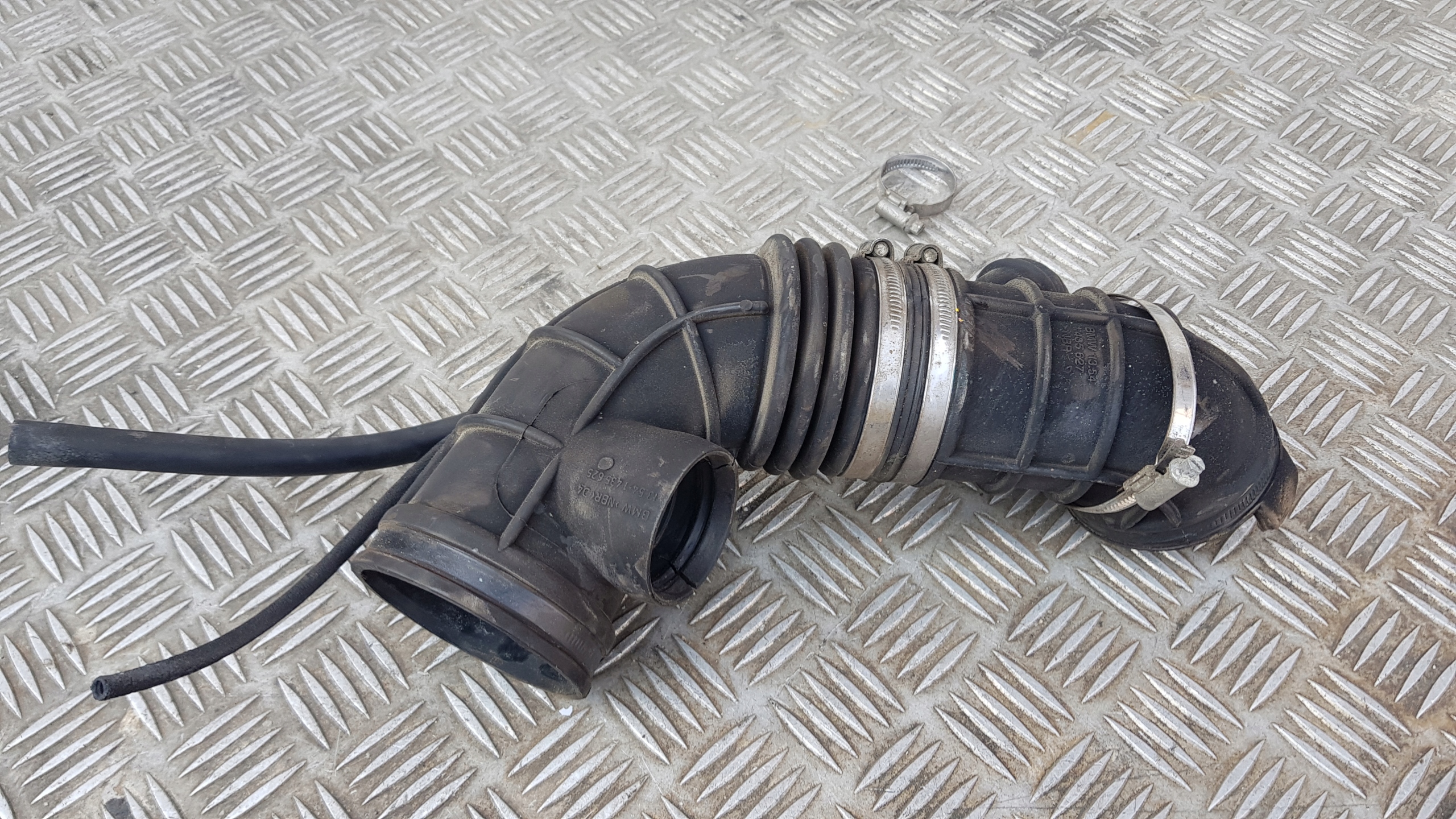 BMW E39 E46 2.0 320 325 hose pipe wiring 1435627