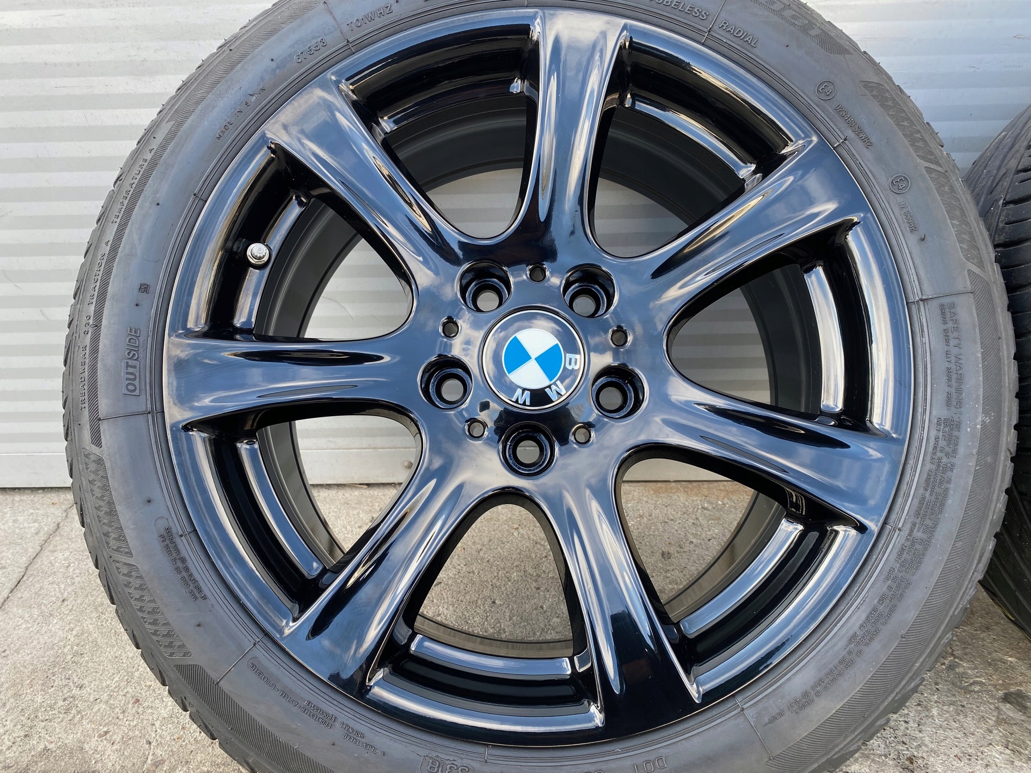 KOŁA LETNIE BMW 1 F20 E87 2 F22 F23 E90 225/45/17 Rodzaj felg Aluminiowe