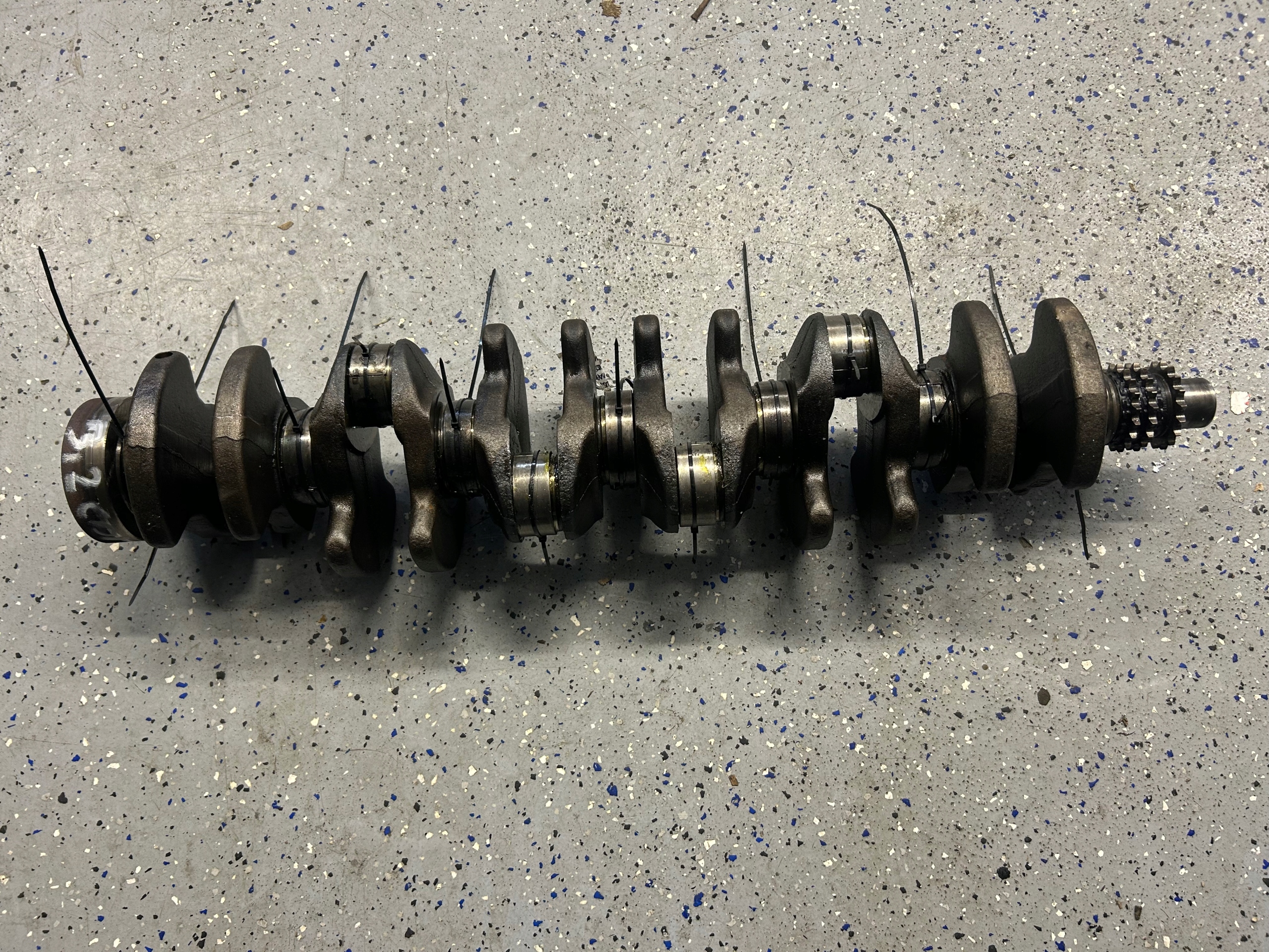 MERCEDES W210 W211 3,2 CDI crank