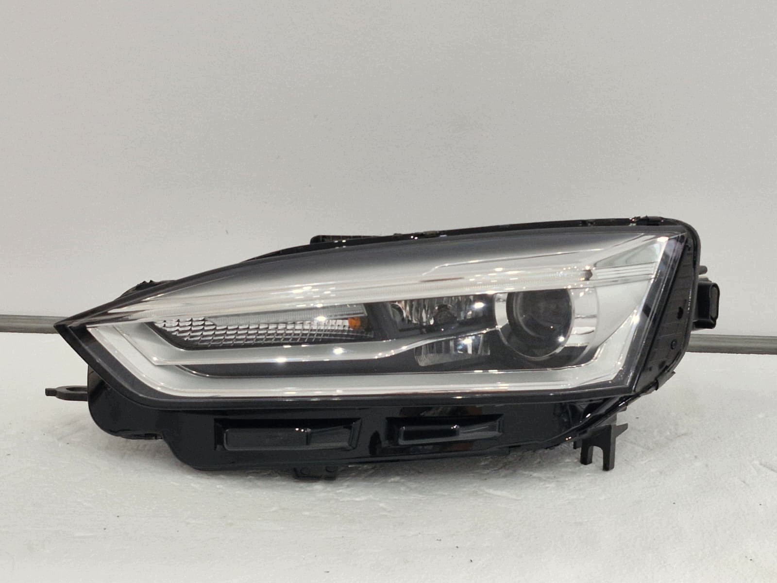 light left Audi A5 8W Bi-Xenon LED