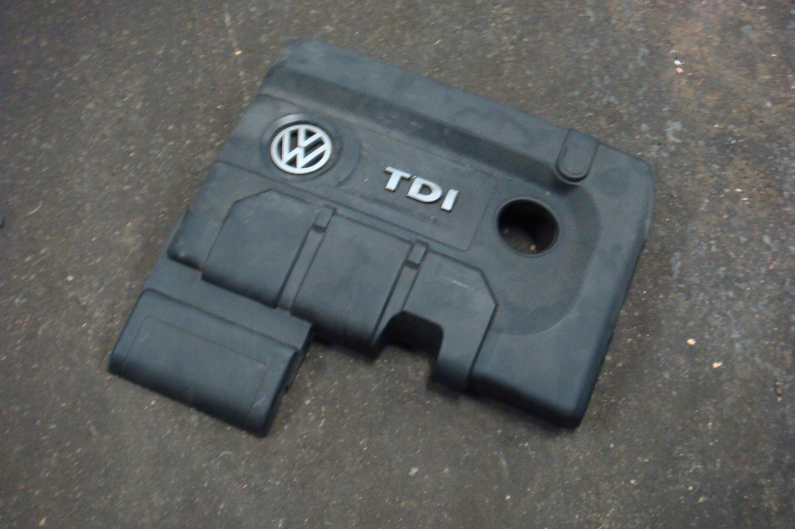 VW POLO V 6C КРИШКА ДВИГУНА CUS 1.4 TDI