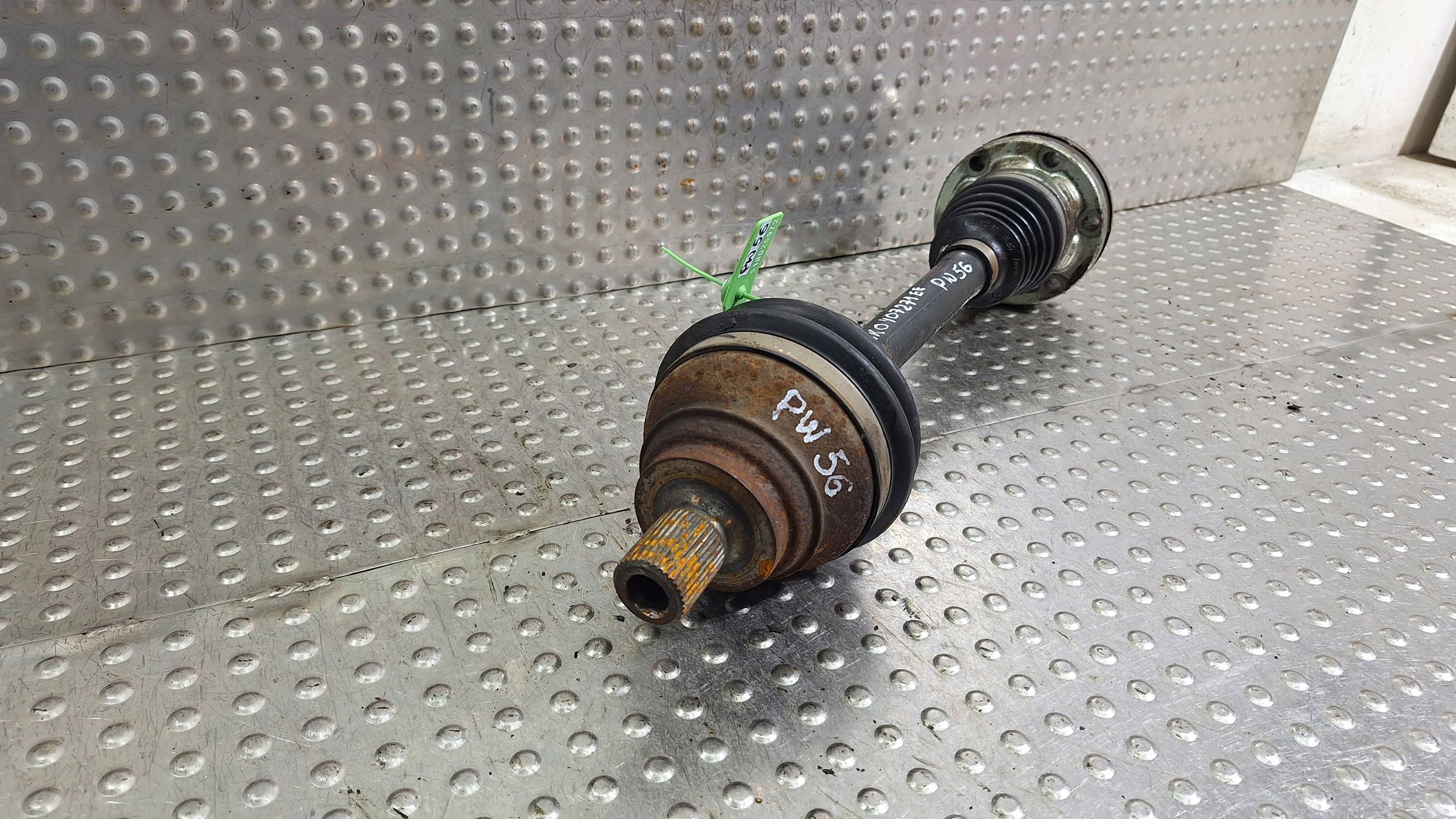 semi-axis left front 1K0407271EE AUDI A3 8P OCTAVIA II GOLF V PASSAT B7 2.0 TDI