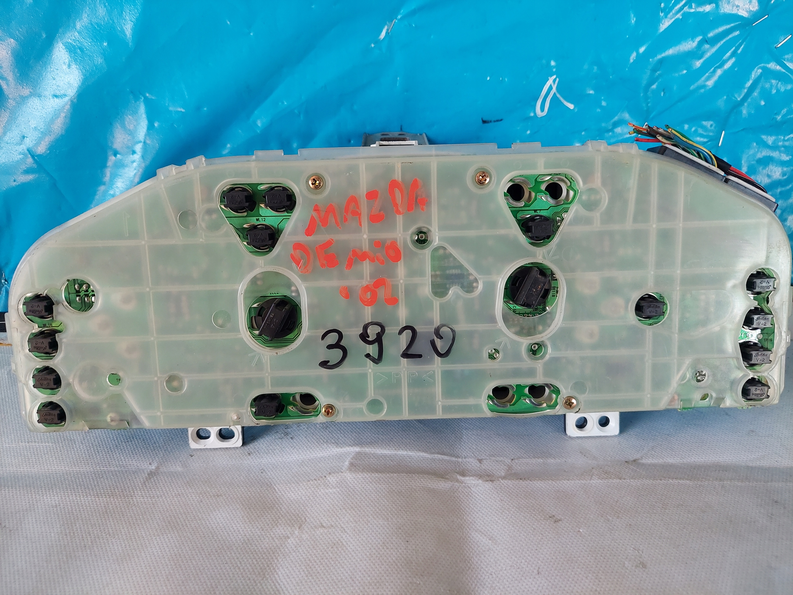 dials clock MAZDA DEMIO 1.3 DC39