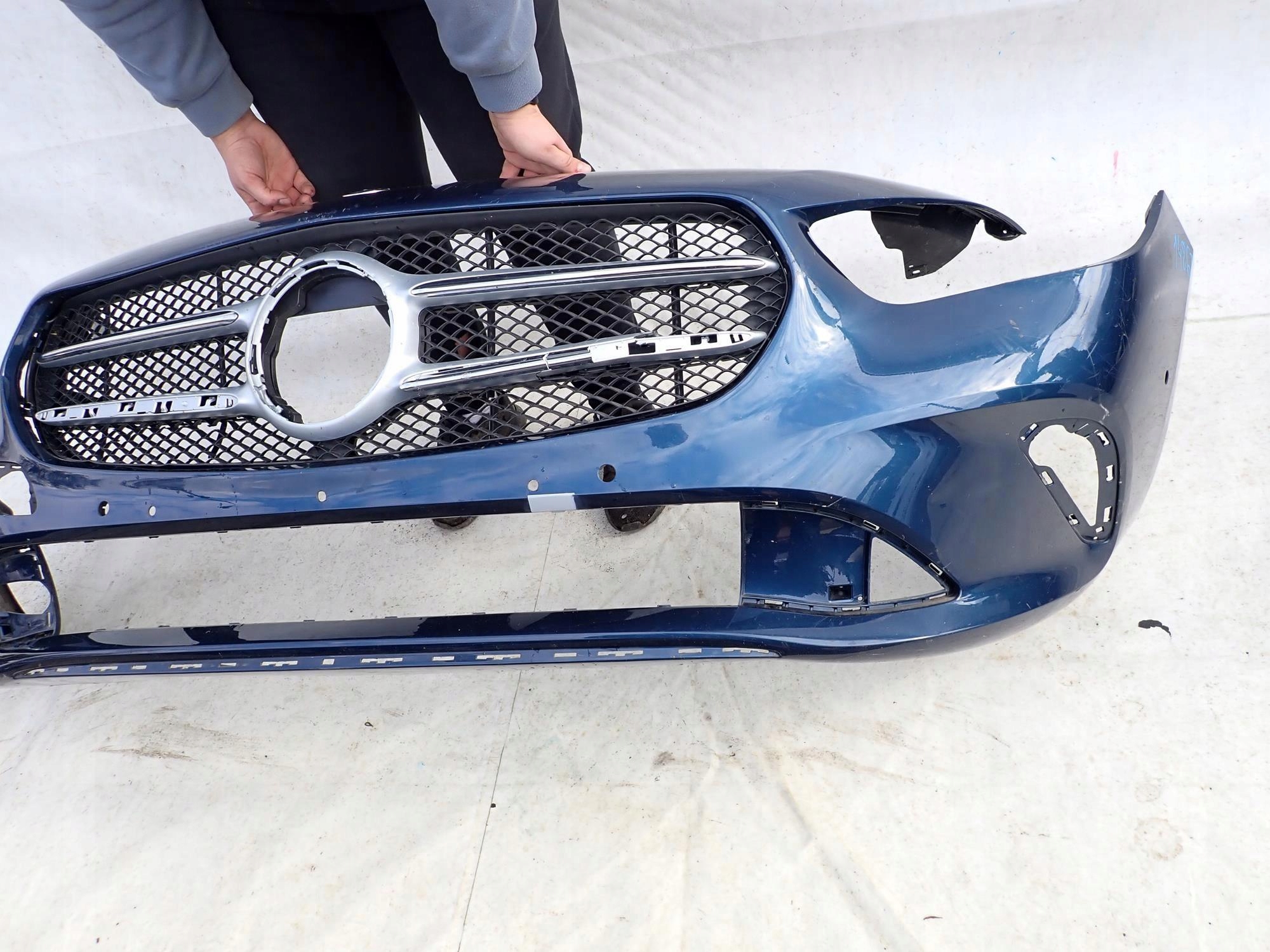 MERCEDES B-KLASA III 3 W247 18-> bumper front PDC