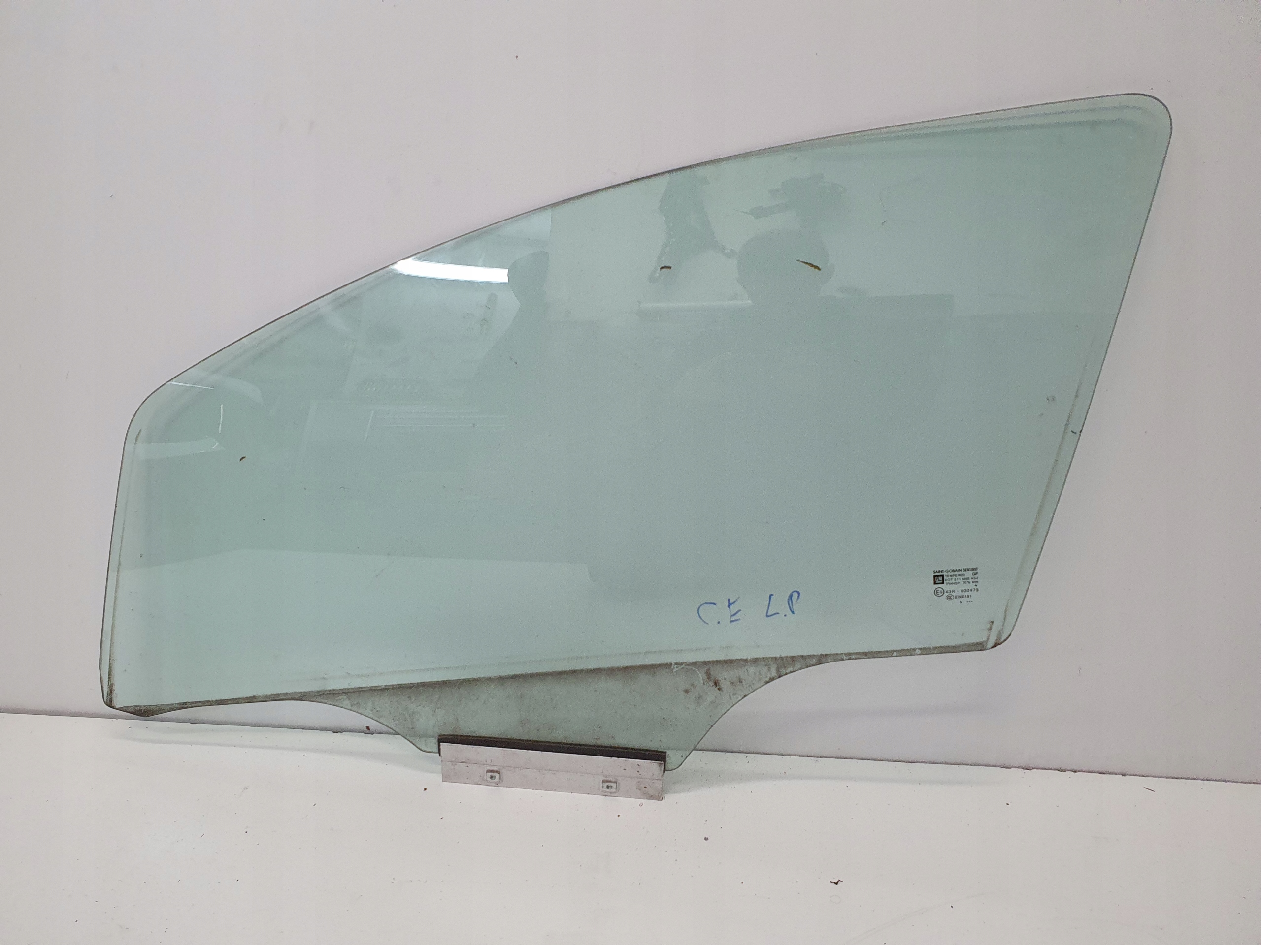 OPEL CORSA E 5 door window left front 15R