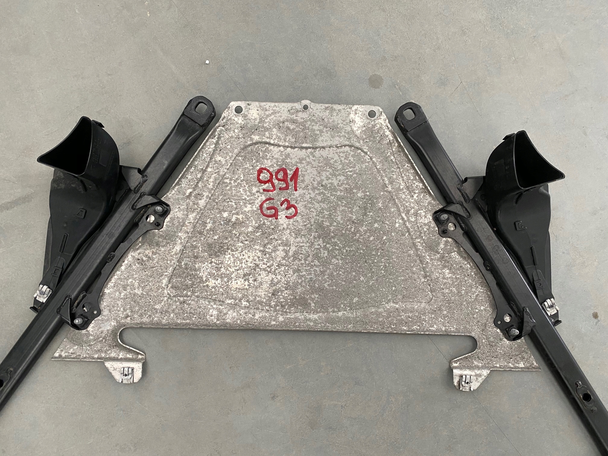 OSŁONA PODWOZIA PORSCHE 911 991 GT3 LIFT ROZPÓRKI Rodzaj skrzyni Brak informacji