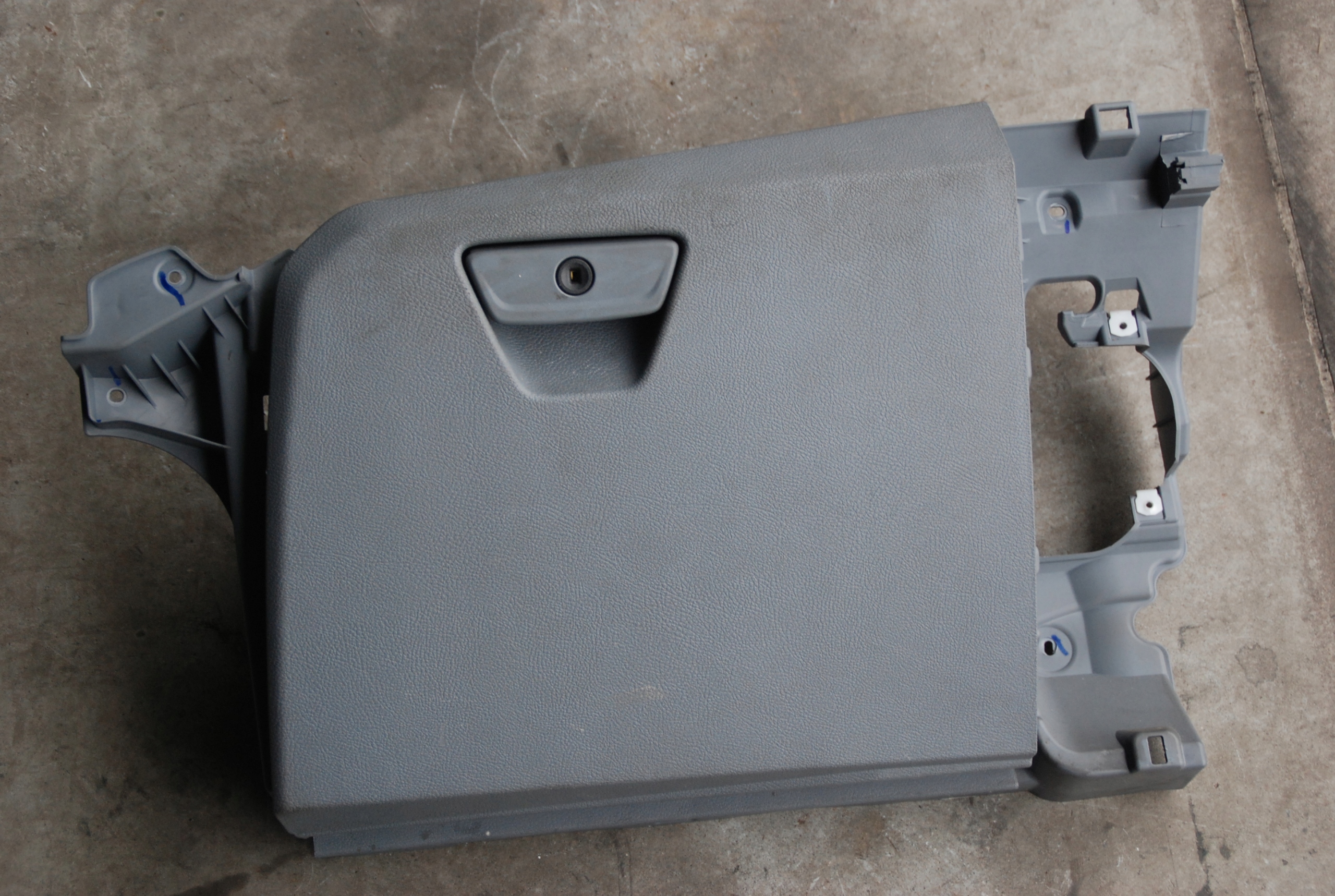 ПОЛКА ДЛЯ ХРАНЕНИЯ FORD TRANSIT MK8