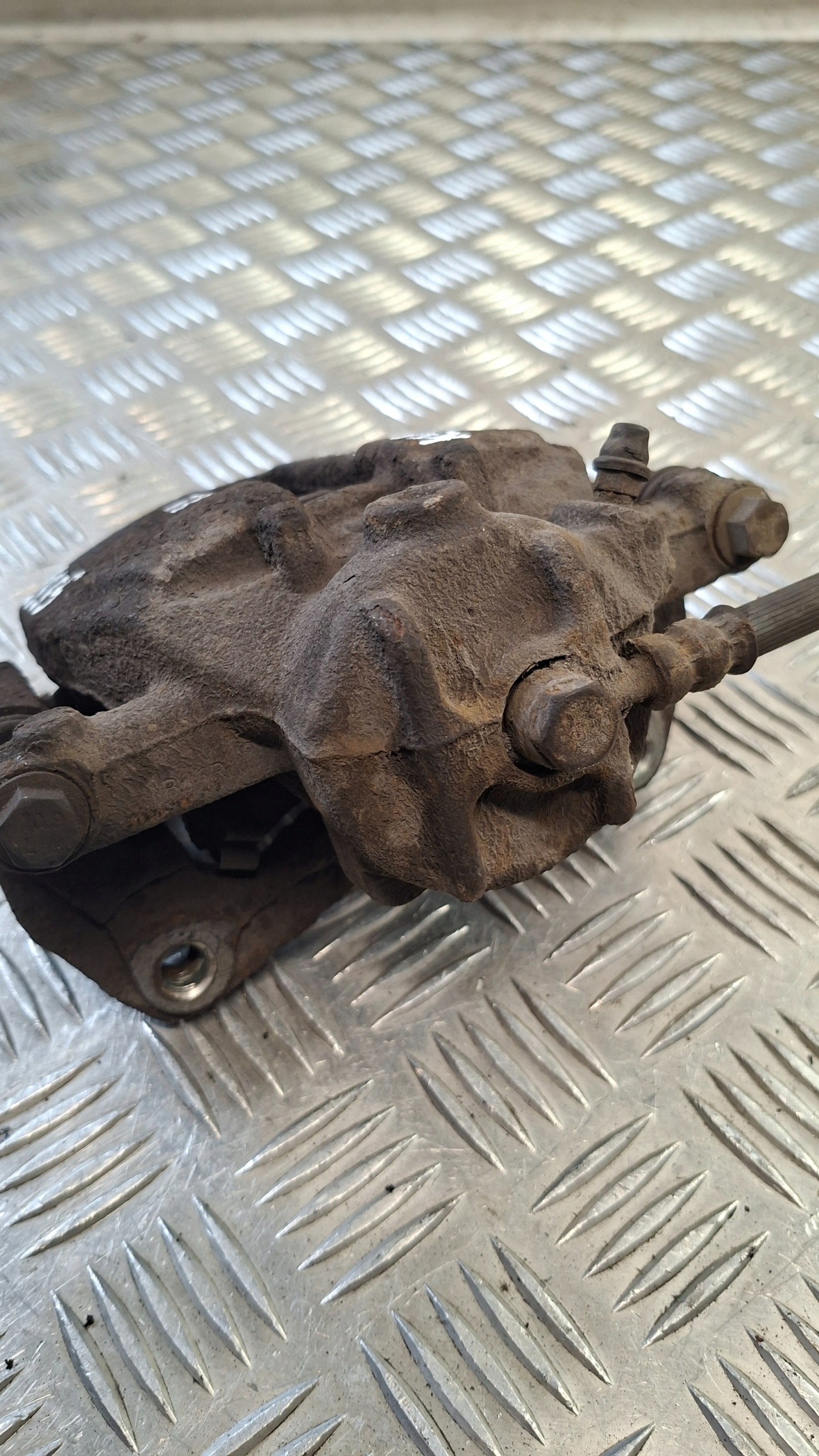 caliper brake right front MITSUBISHI COLT VI 1.1