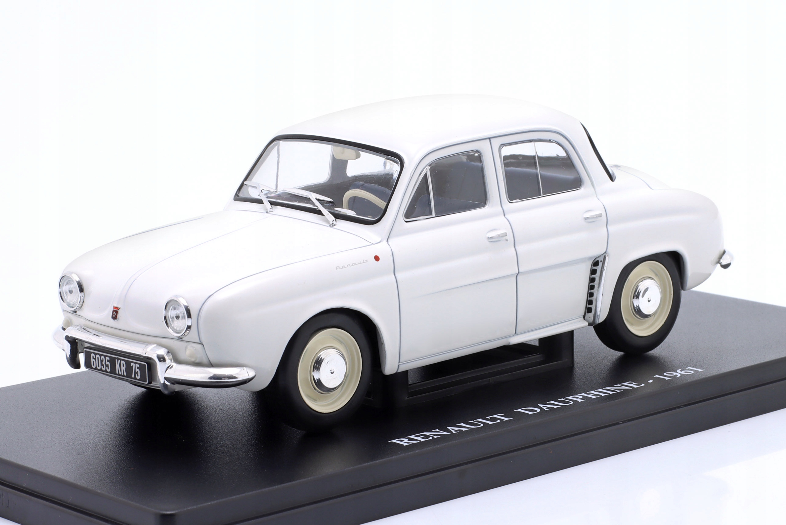 Renault Dauphine 1961 White Hachette 1:24 1/24 Model Auta Vitrína