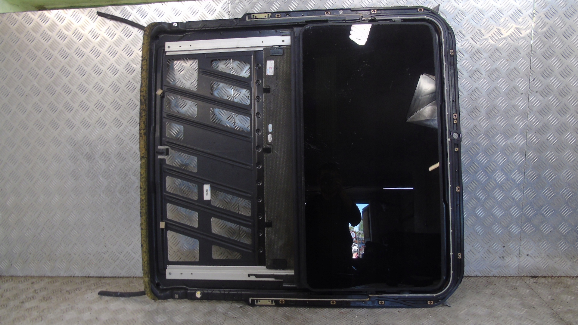 MERCEDES W203 SZYBERDACH A2037800229