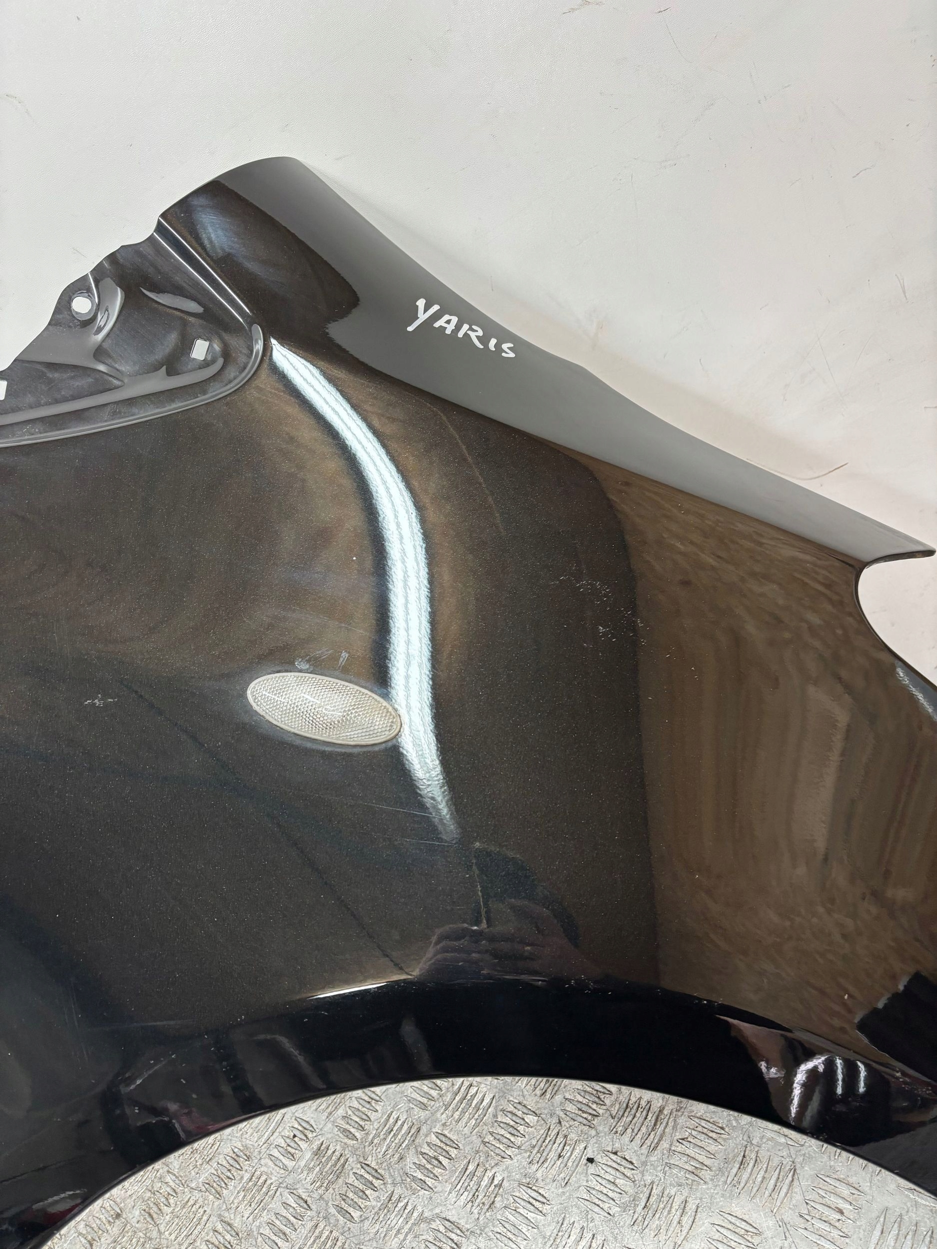 fender front front right TOYOTA YARIS II 2 06