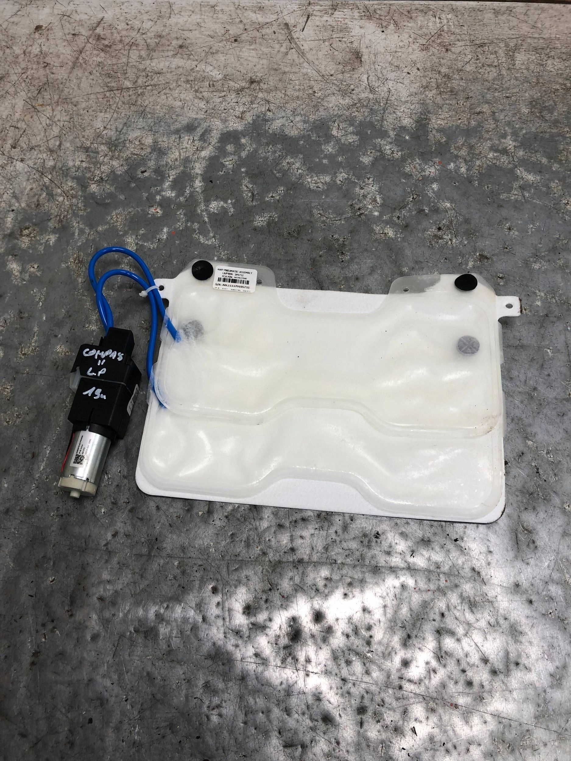 REGULACJA ODCINKA LEDZWIOWEGO left front JEEP COMPASS II 68248279AB