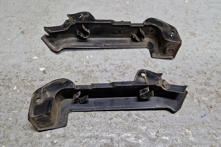 FORD MONDEO MK5 OSŁONA KLAPY BAGAŻNIKA LEWA KOMBI