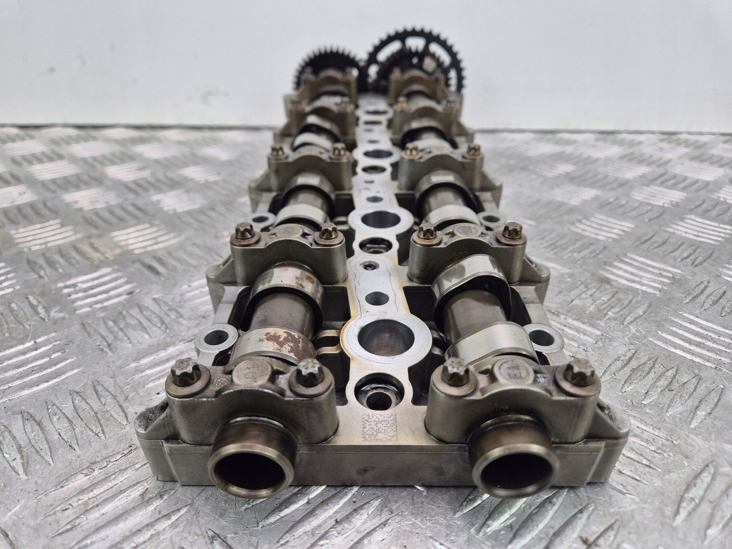 arbre à cames BMW 5 E60 E61 520d 7797511 N47D20A