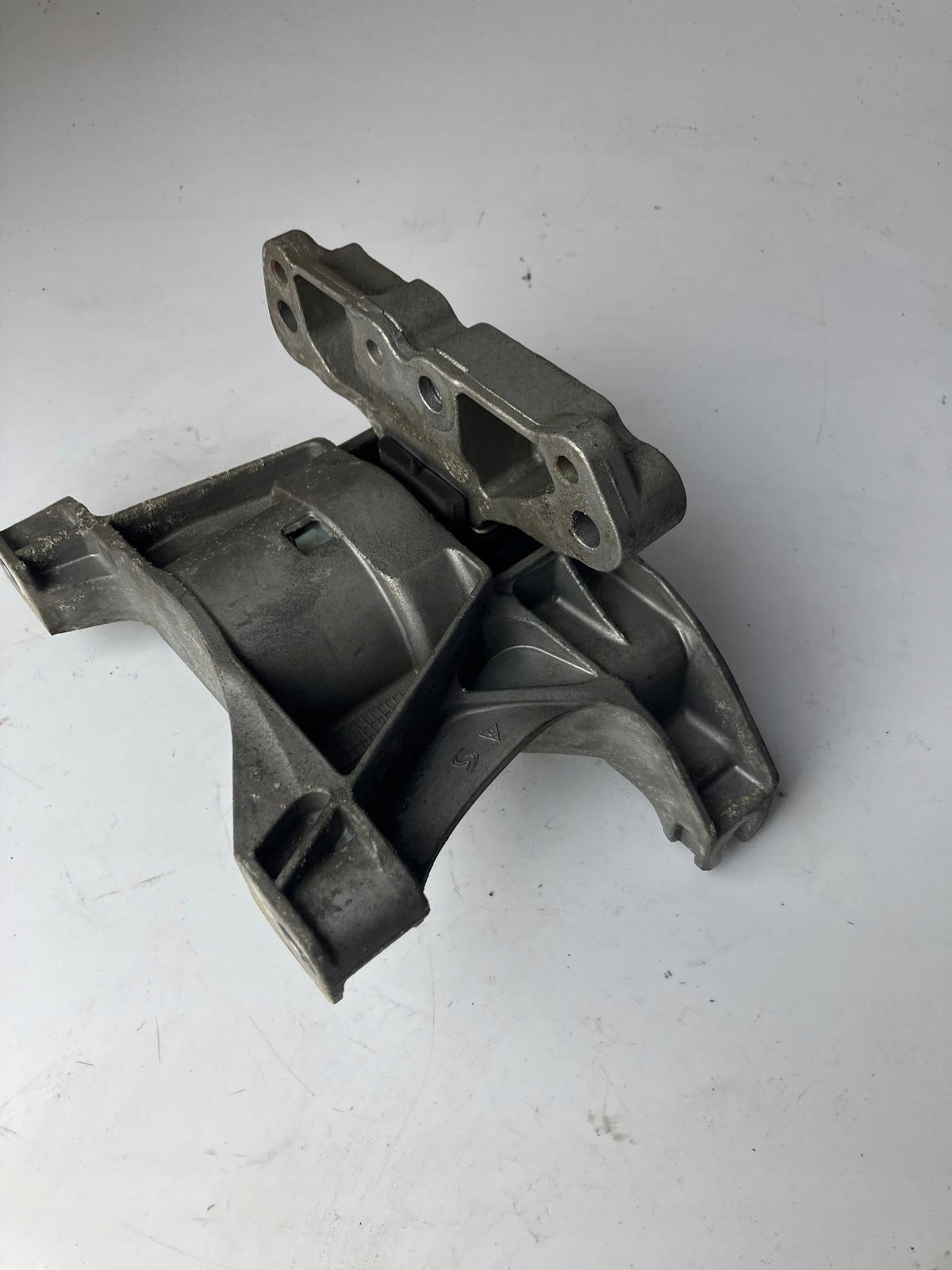 engine mount PEUGEOT 308 T9 1.6 BLUE HDI