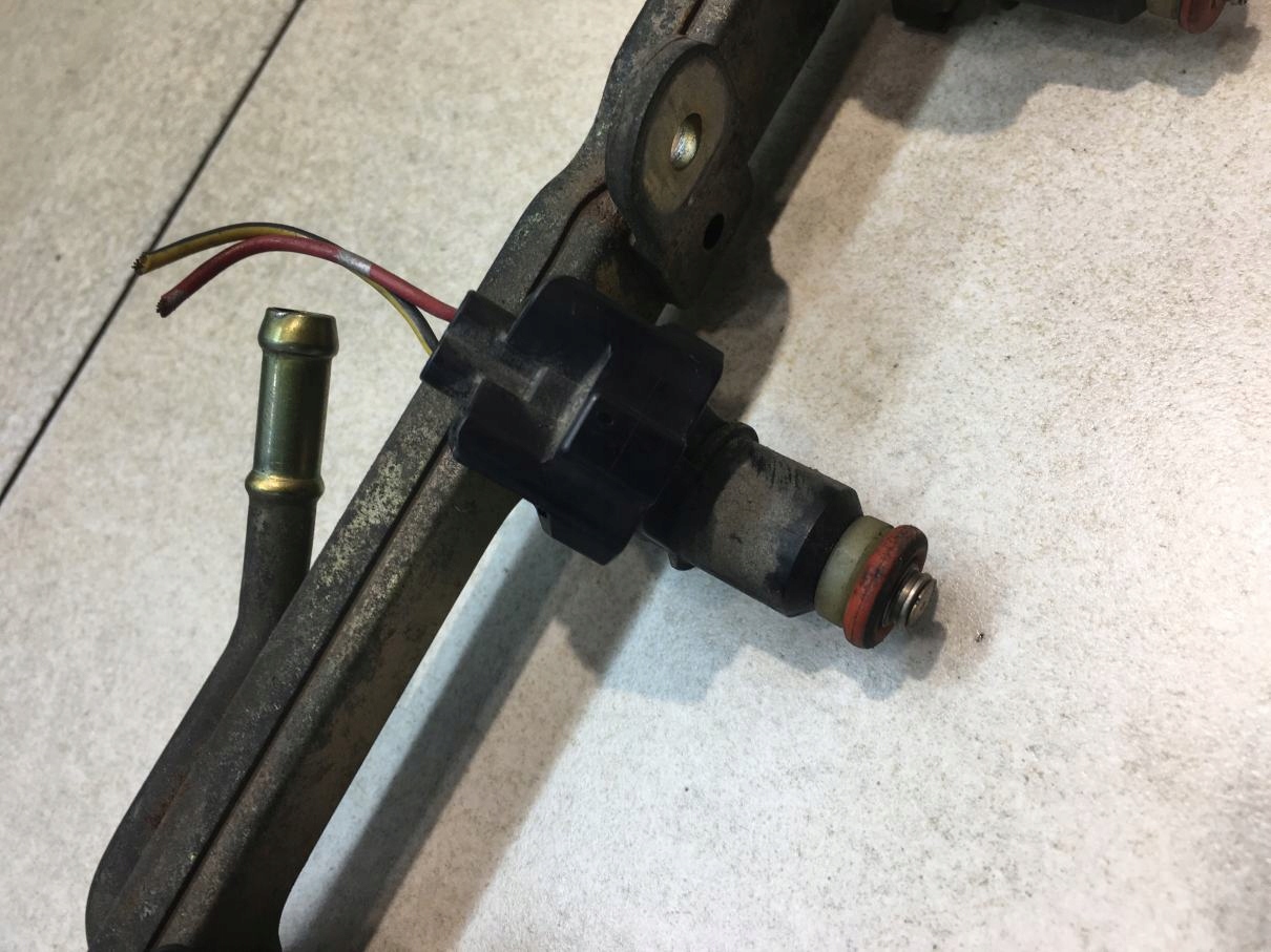 Rampe injection HONDA CIVIC VII 1.4 D14Z6