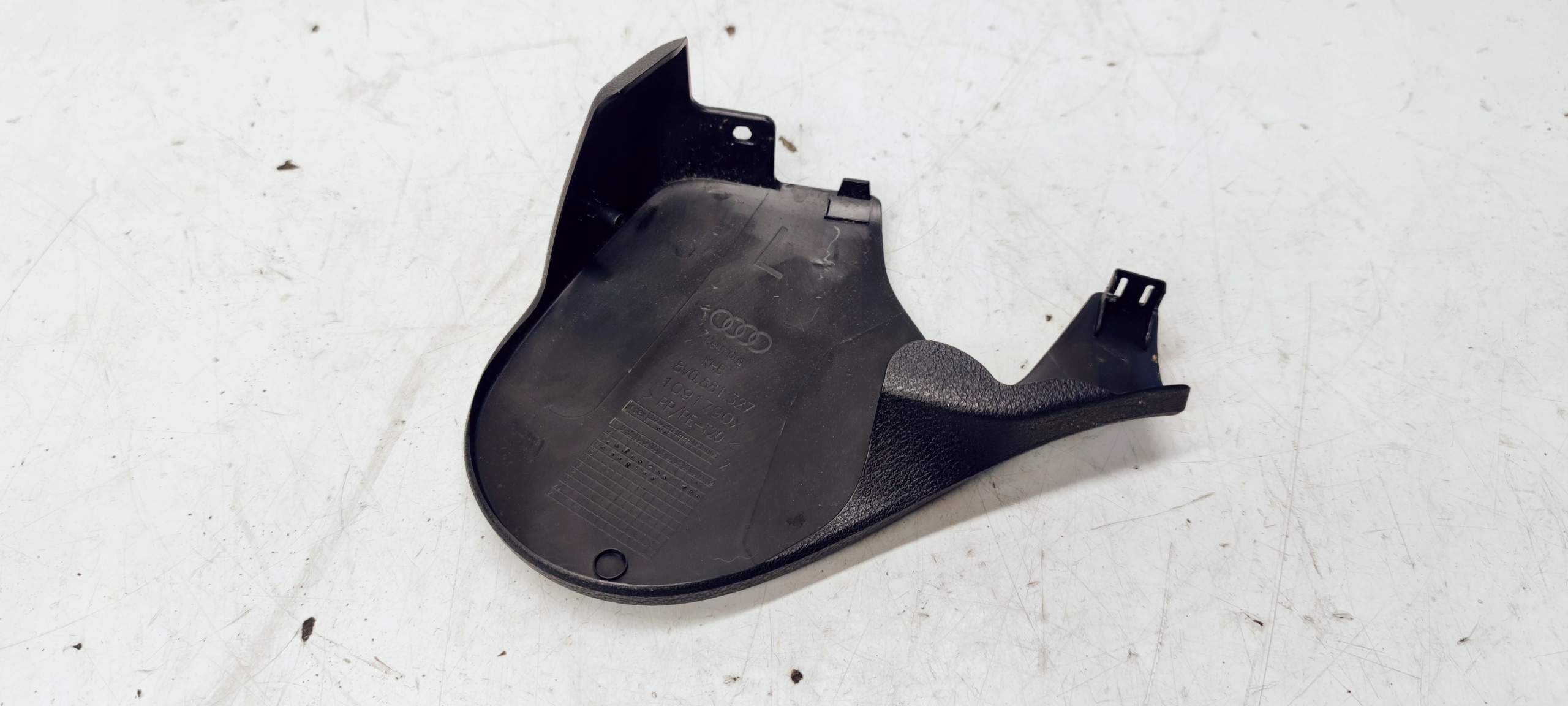 cover spoiler seat left AUDI A3 8V 8V0881327