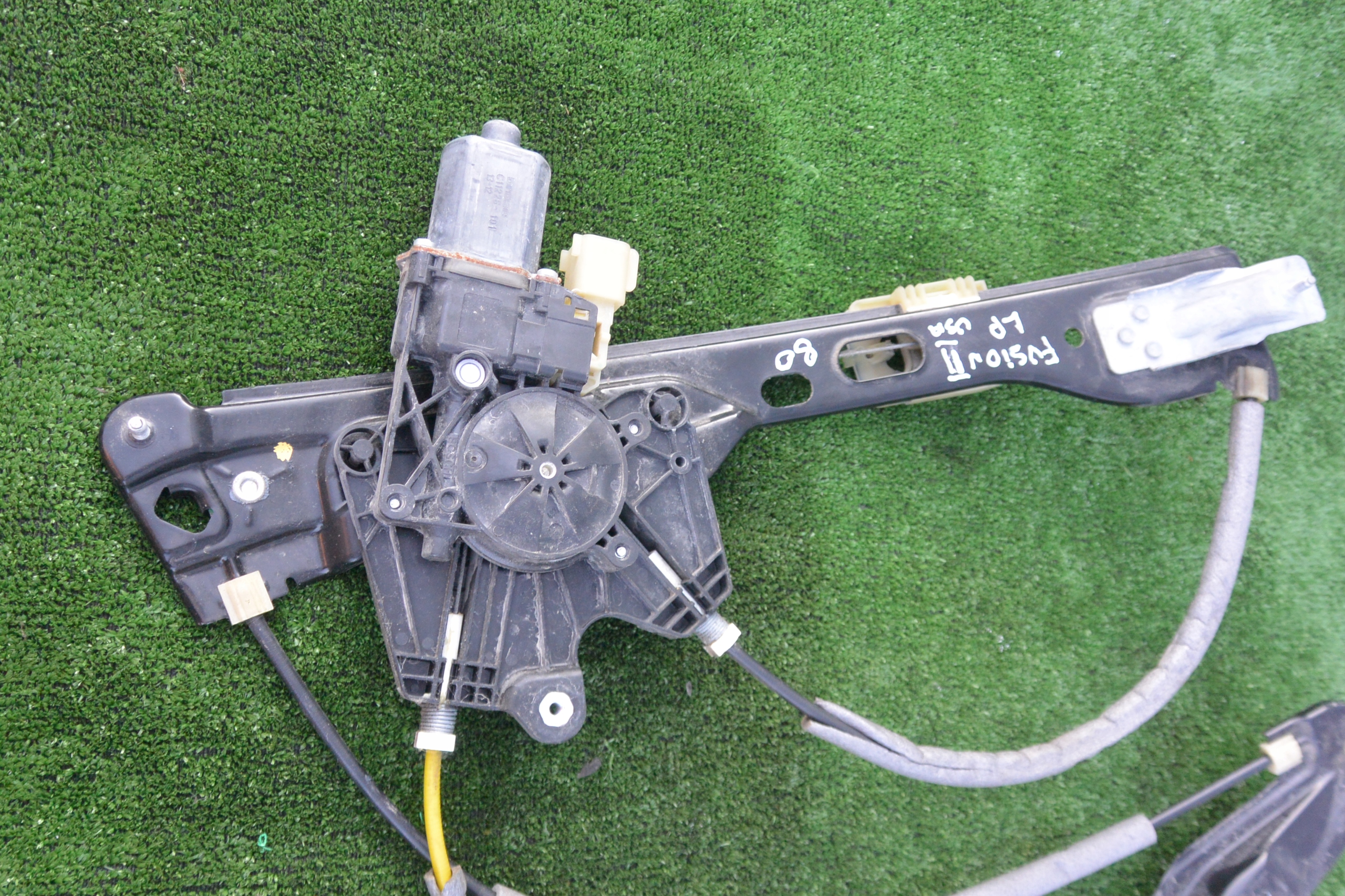 window regulator left front FORD FUSION II USA