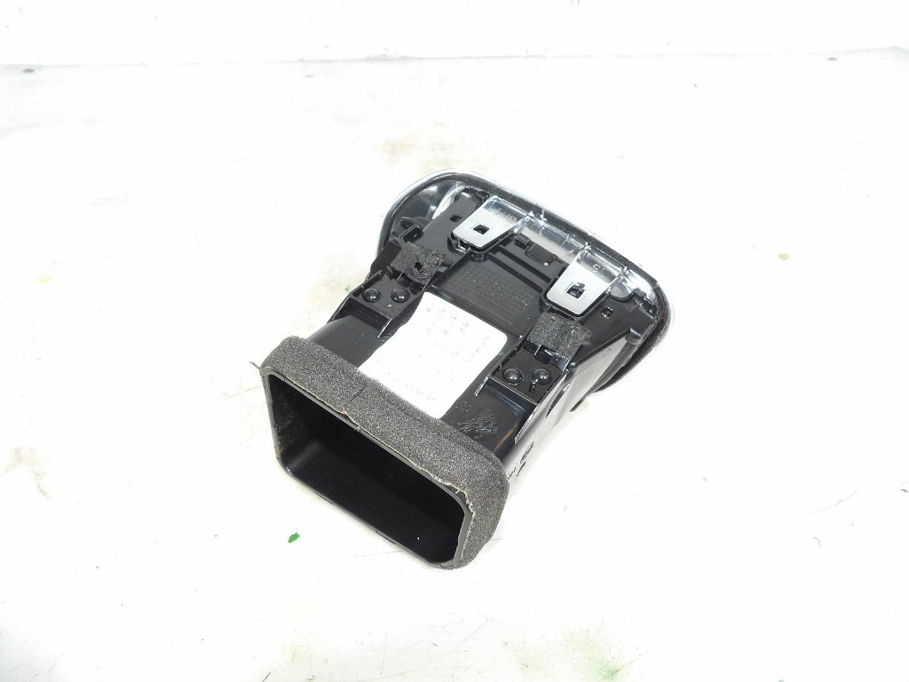 INFINITI Q30 lüftungsgitter des lüfters links 687615DF0A
