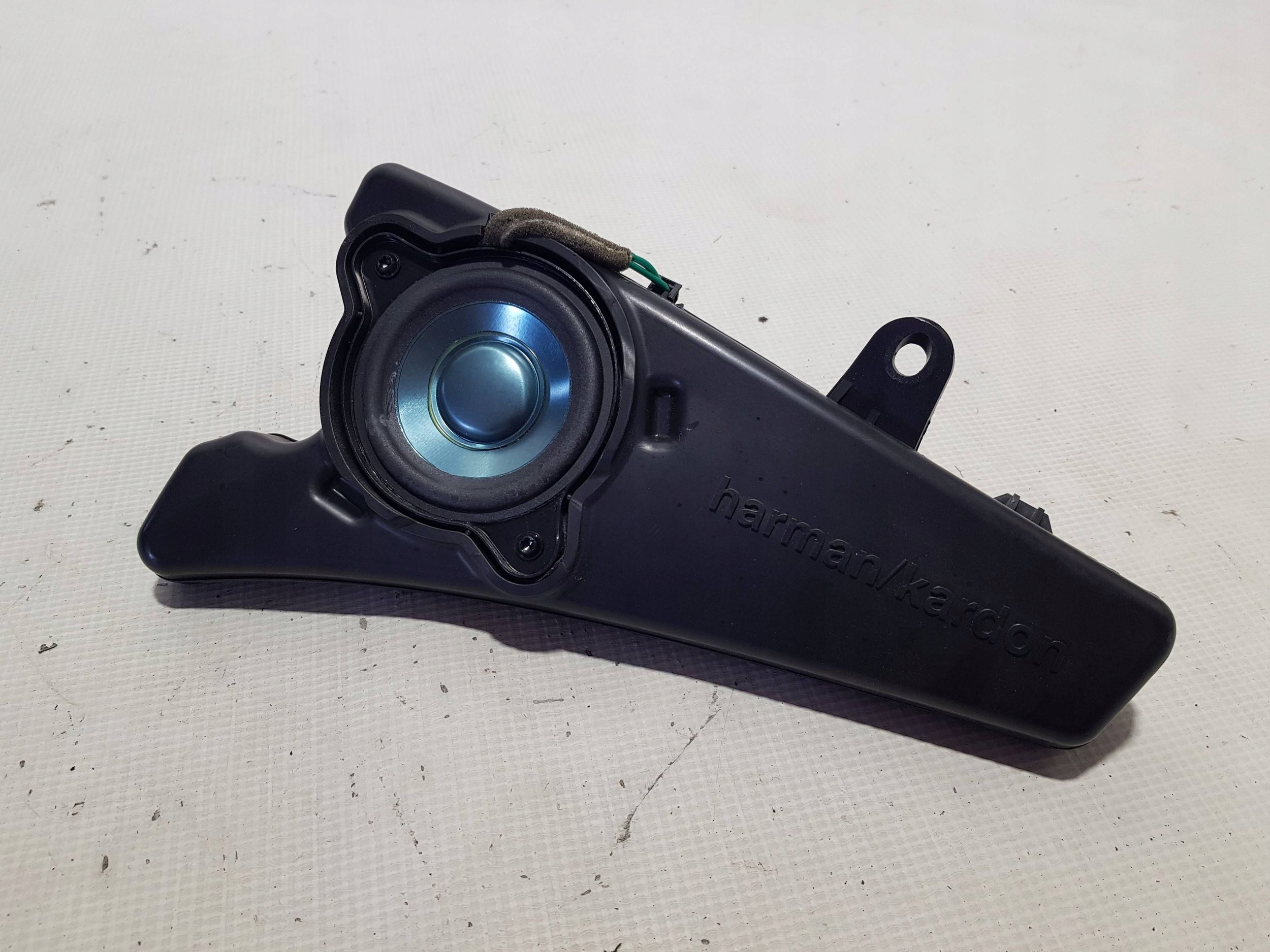 MERCEDES W251 speaker HARMAN KARDON left rear part A2518200302